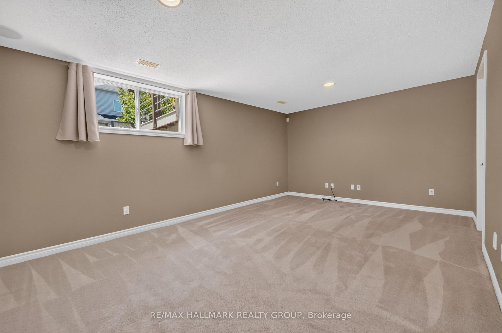 Photo 29 of 2028 Melette Crescent, Ottawa, Avalon East — HOMEH