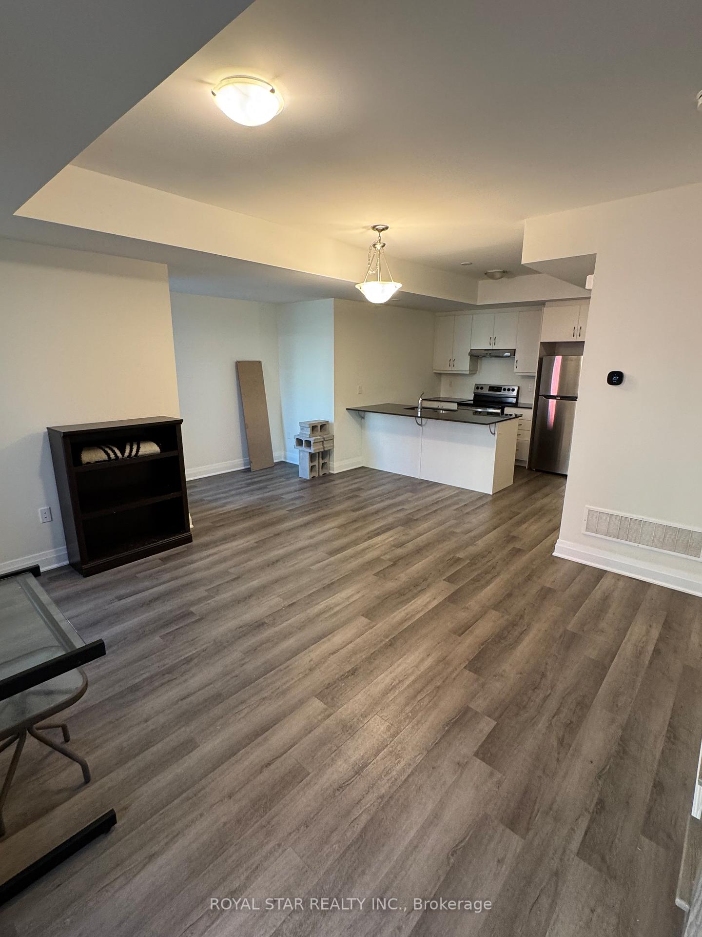 Photo 6 of Unit 506, 1034 Reflection Place, Pickering, Rural Pickering — HOMEH