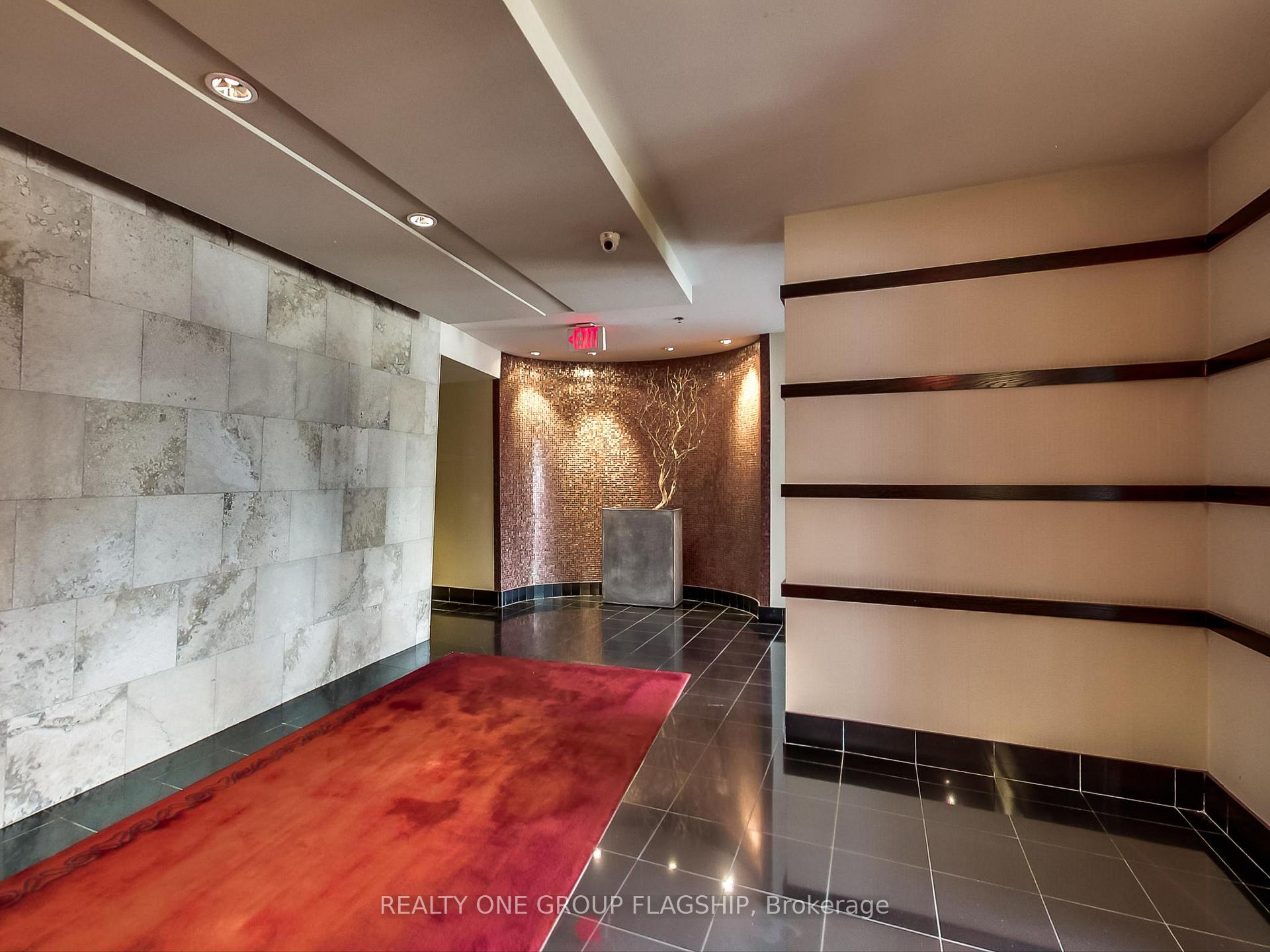 Photo 3 of Unit 2013, 8 Park Road, Toronto, Rosedale-Moore Park — HOMEH