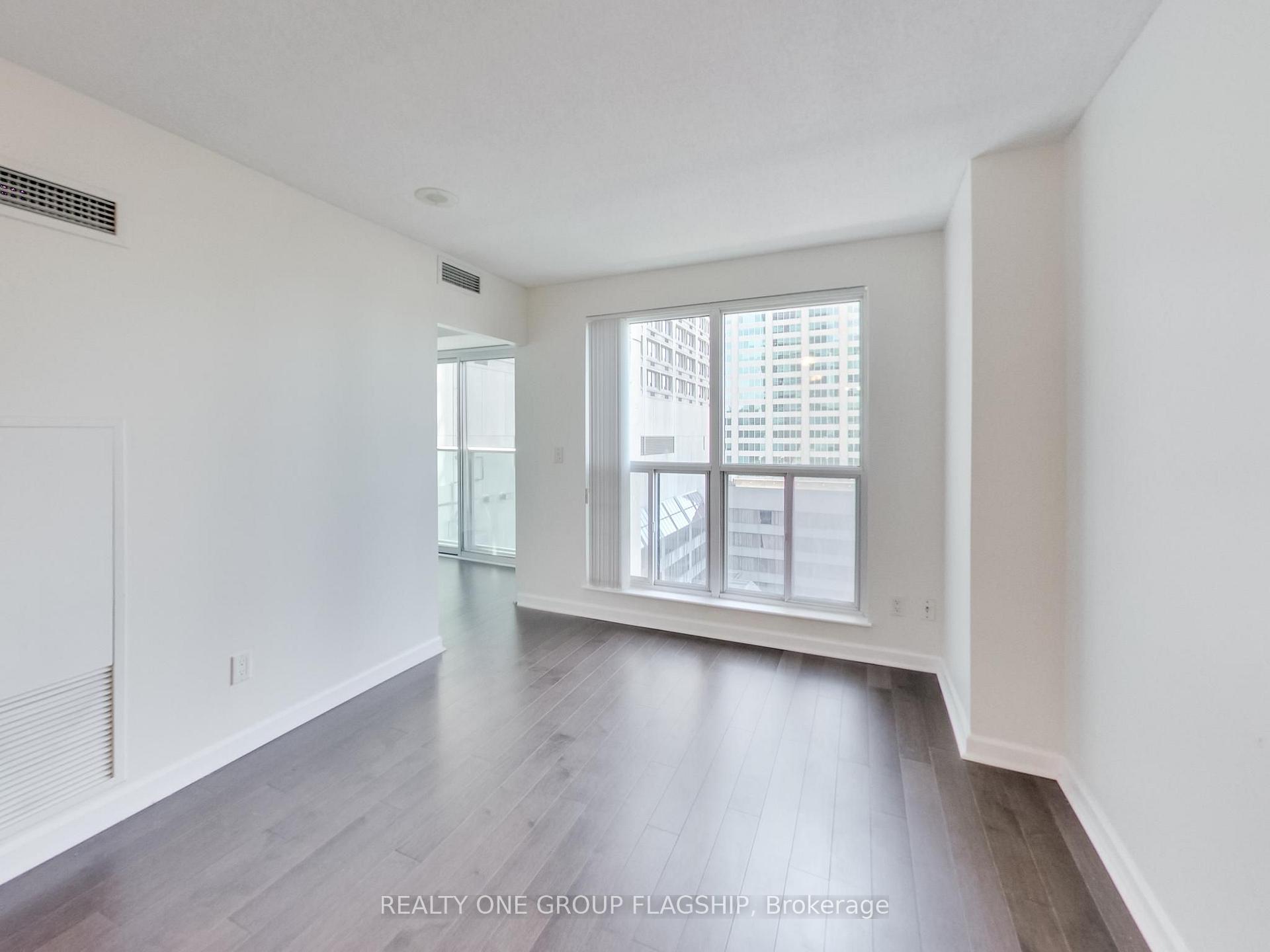 Photo 9 of Unit 2013, 8 Park Road, Toronto, Rosedale-Moore Park — HOMEH