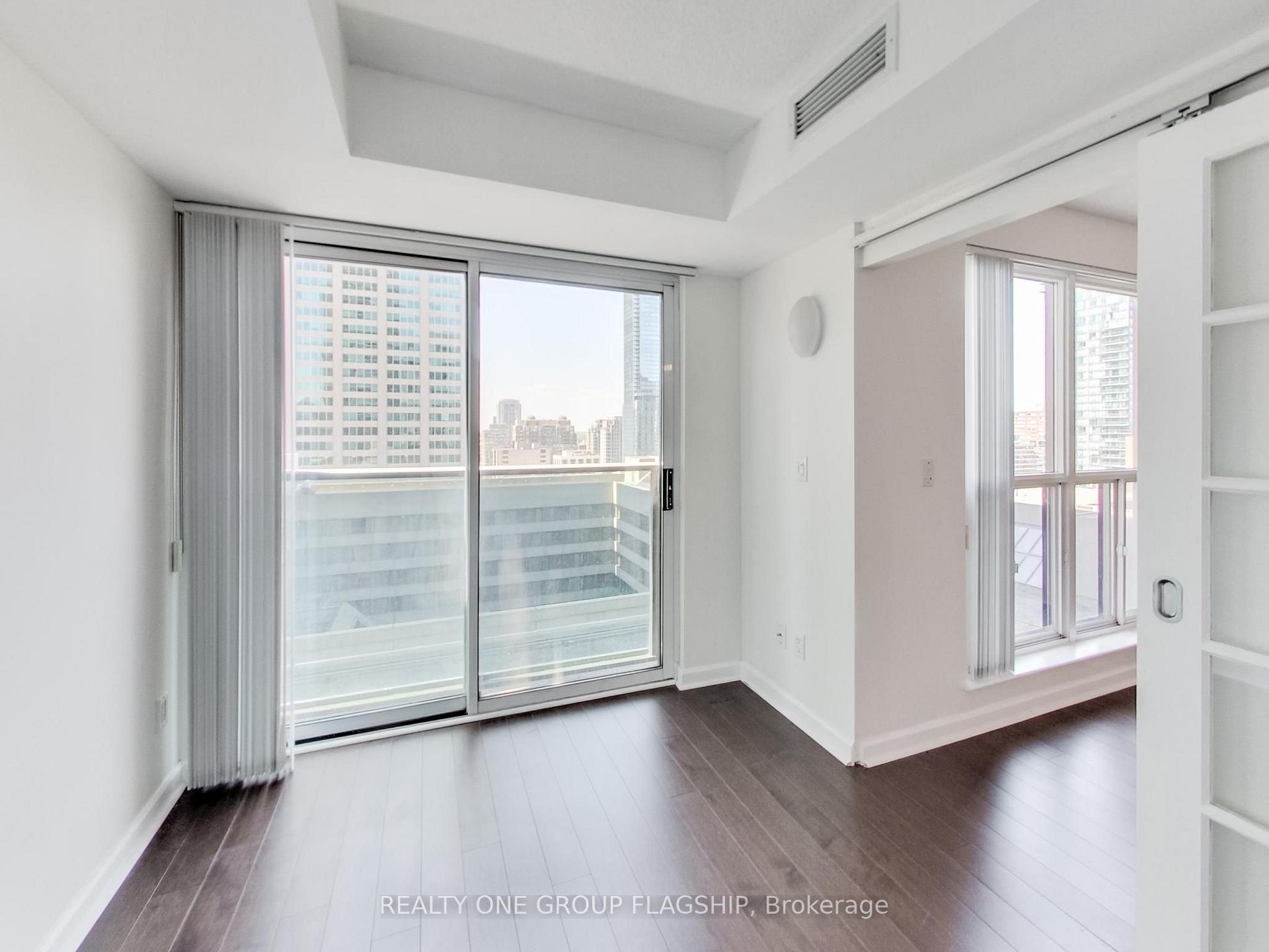 Photo 12 of Unit 2013, 8 Park Road, Toronto, Rosedale-Moore Park — HOMEH