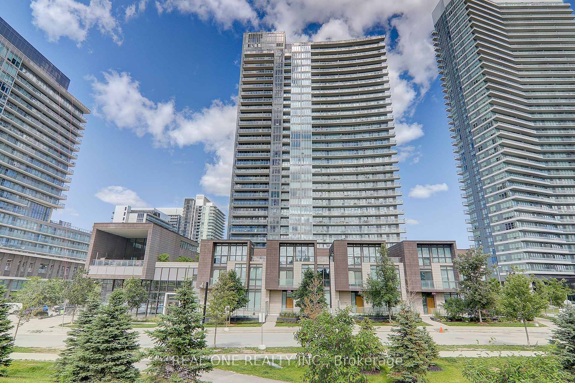 Photo 2 of Unit 1501, 121 Mcmahon Drive, North York, Bayview Village — HOMEH