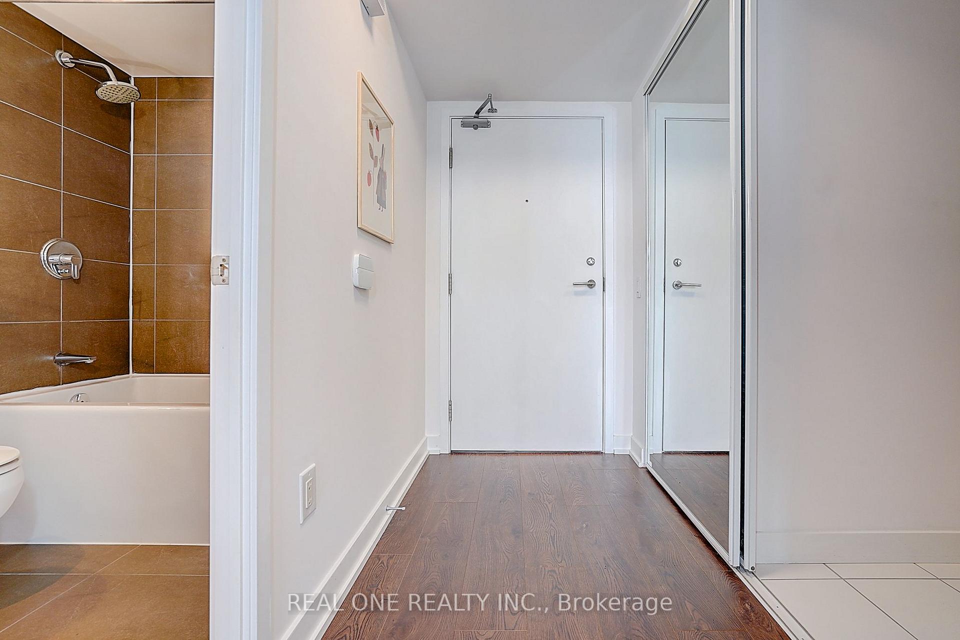 Photo 7 of Unit 1501, 121 Mcmahon Drive, North York, Bayview Village — HOMEH