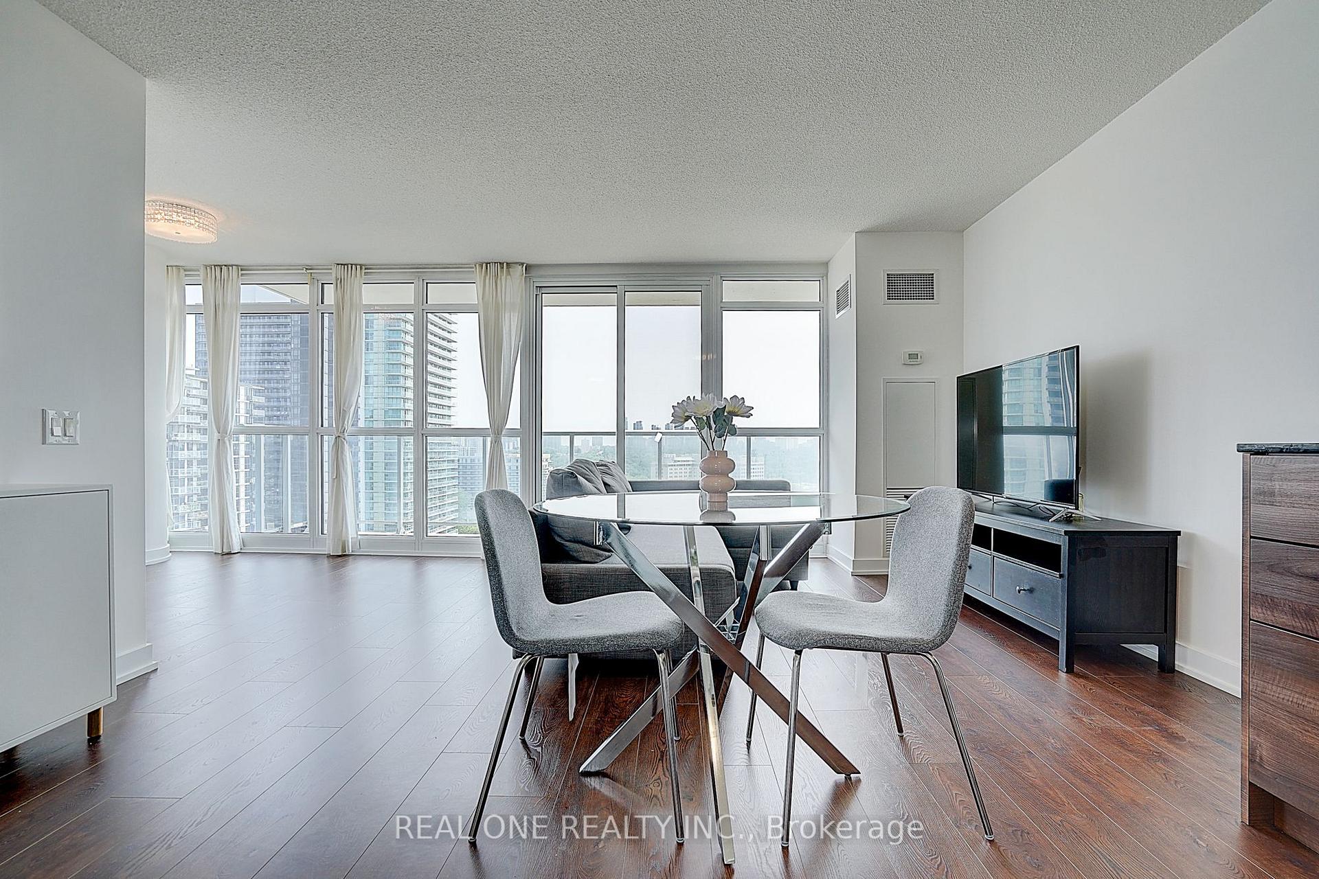 Photo 10 of Unit 1501, 121 Mcmahon Drive, North York, Bayview Village — HOMEH