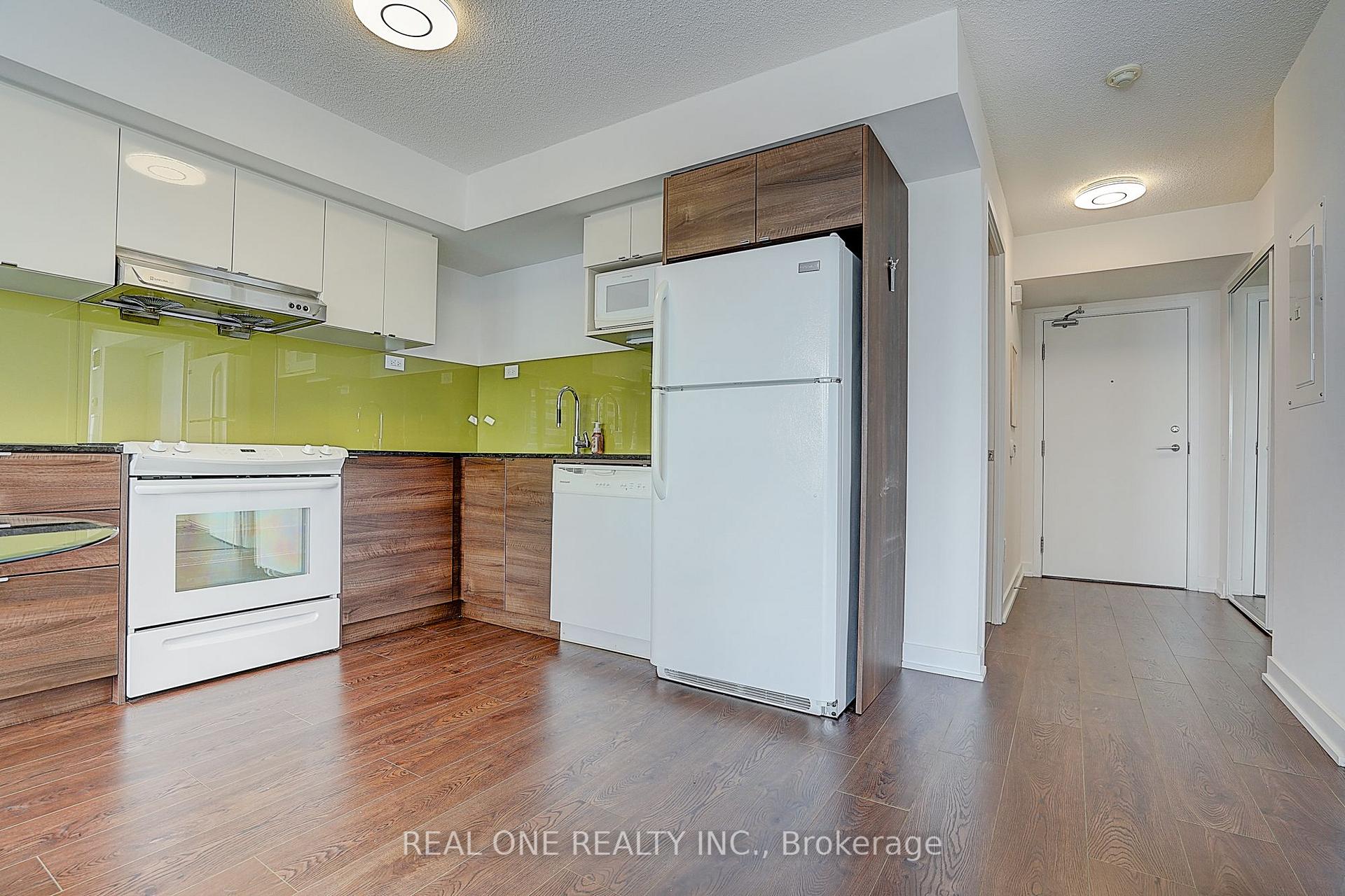 Photo 11 of Unit 1501, 121 Mcmahon Drive, North York, Bayview Village — HOMEH