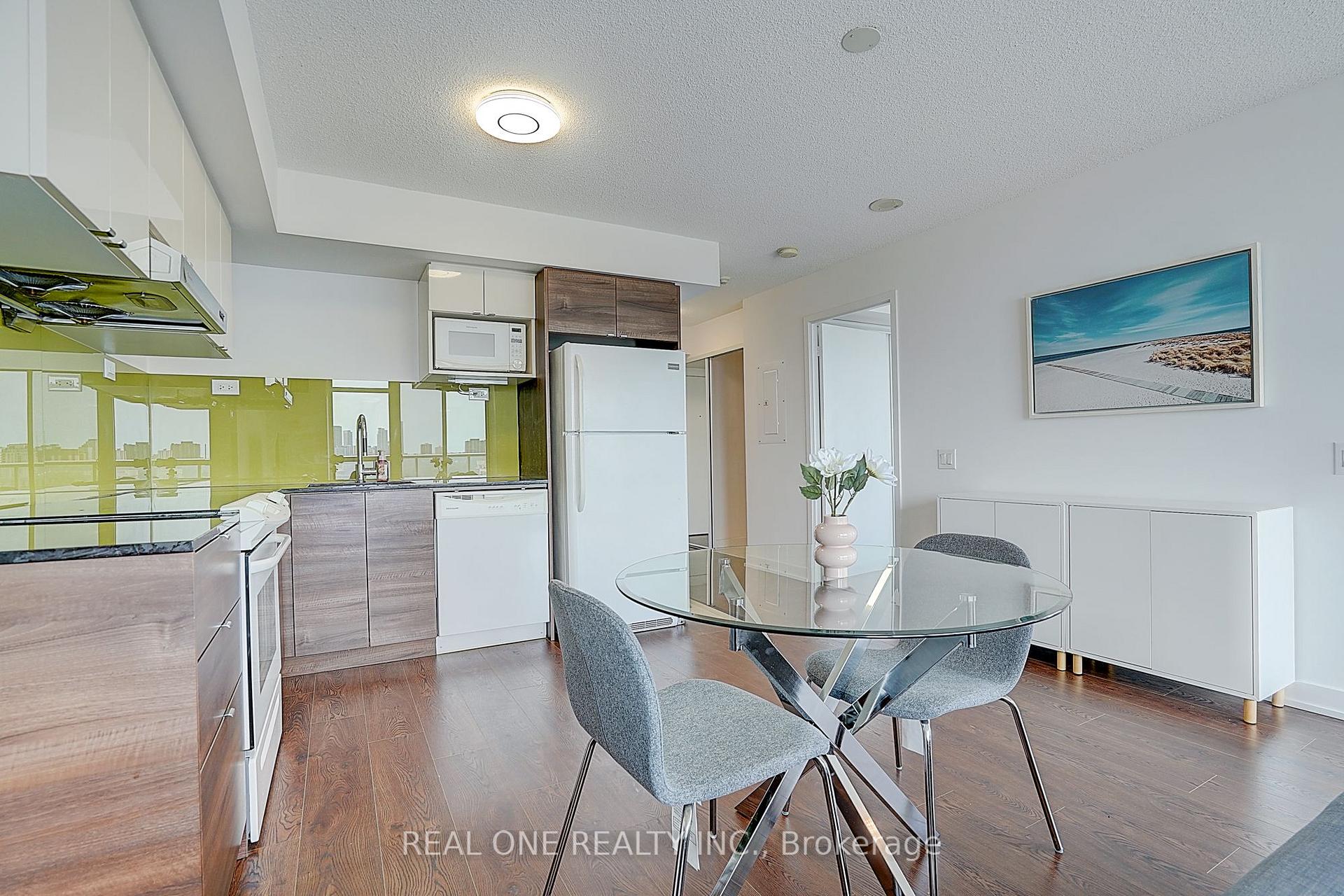 Photo 14 of Unit 1501, 121 Mcmahon Drive, North York, Bayview Village — HOMEH