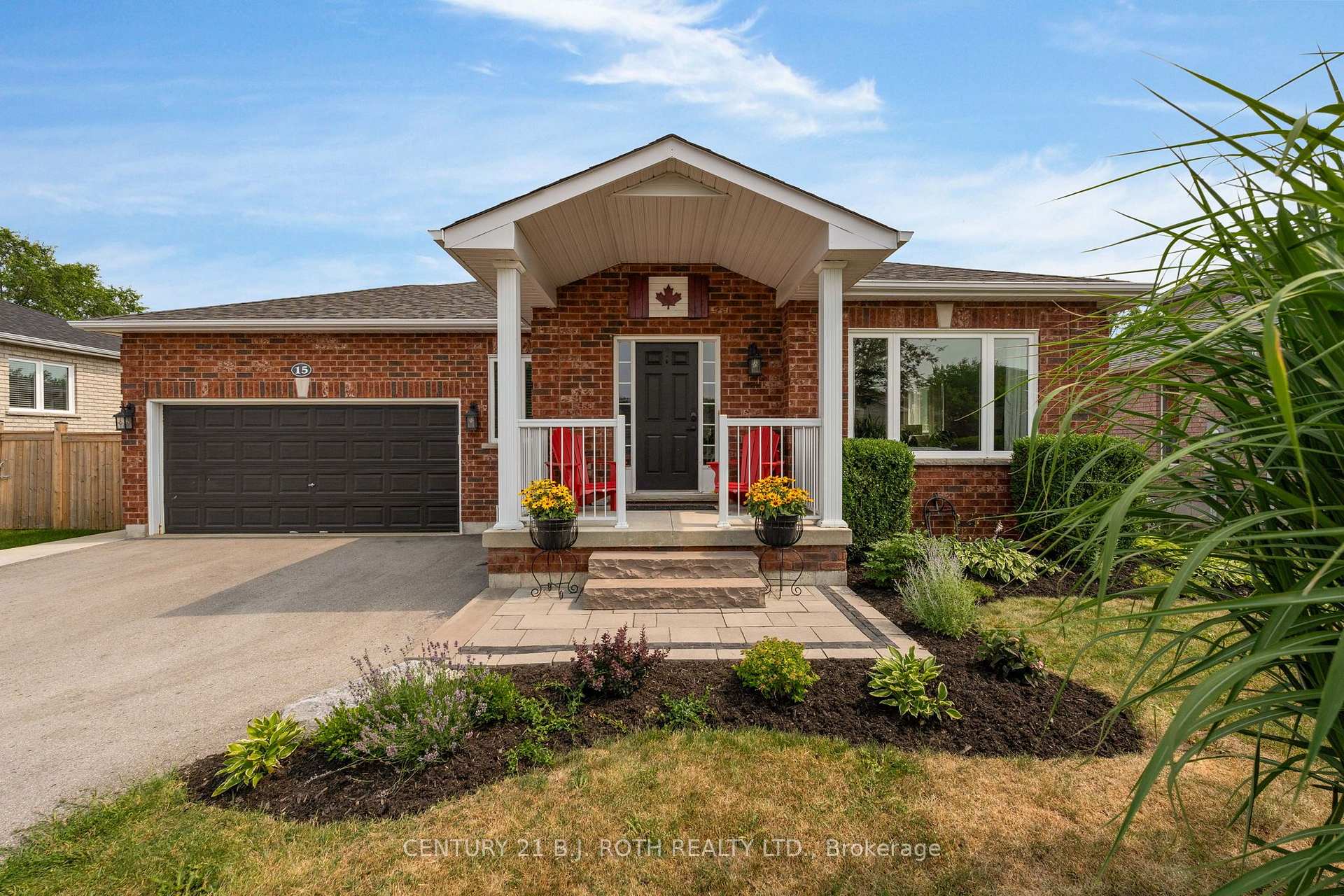 Photo 2 of 15 Corbett Street, Springwater, Elmvale — HOMEH