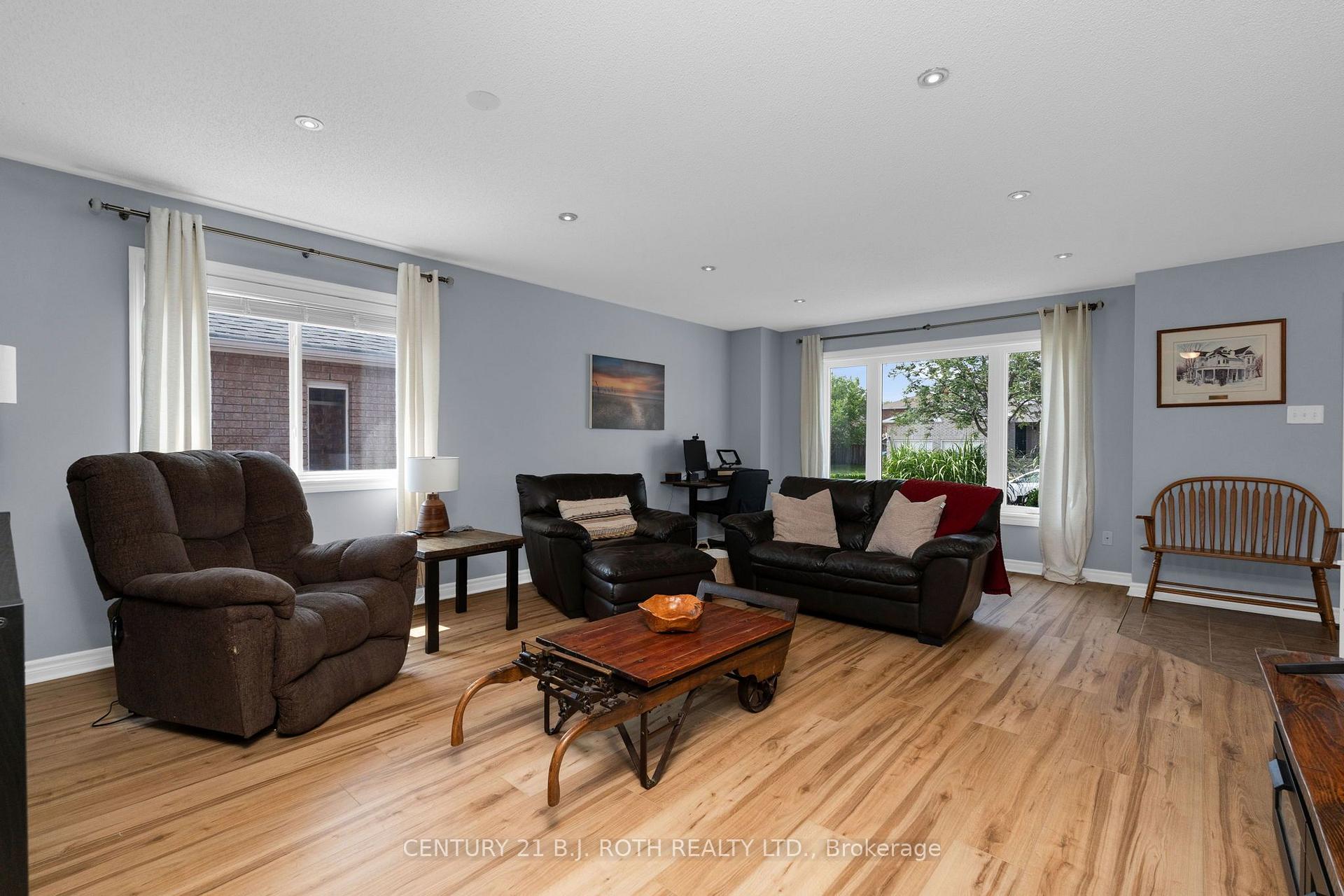 Photo 6 of 15 Corbett Street, Springwater, Elmvale — HOMEH