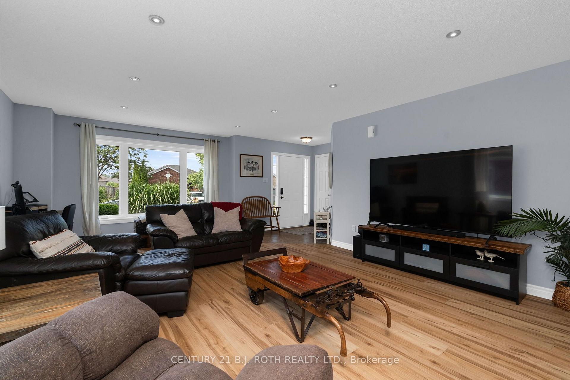 Photo 7 of 15 Corbett Street, Springwater, Elmvale — HOMEH