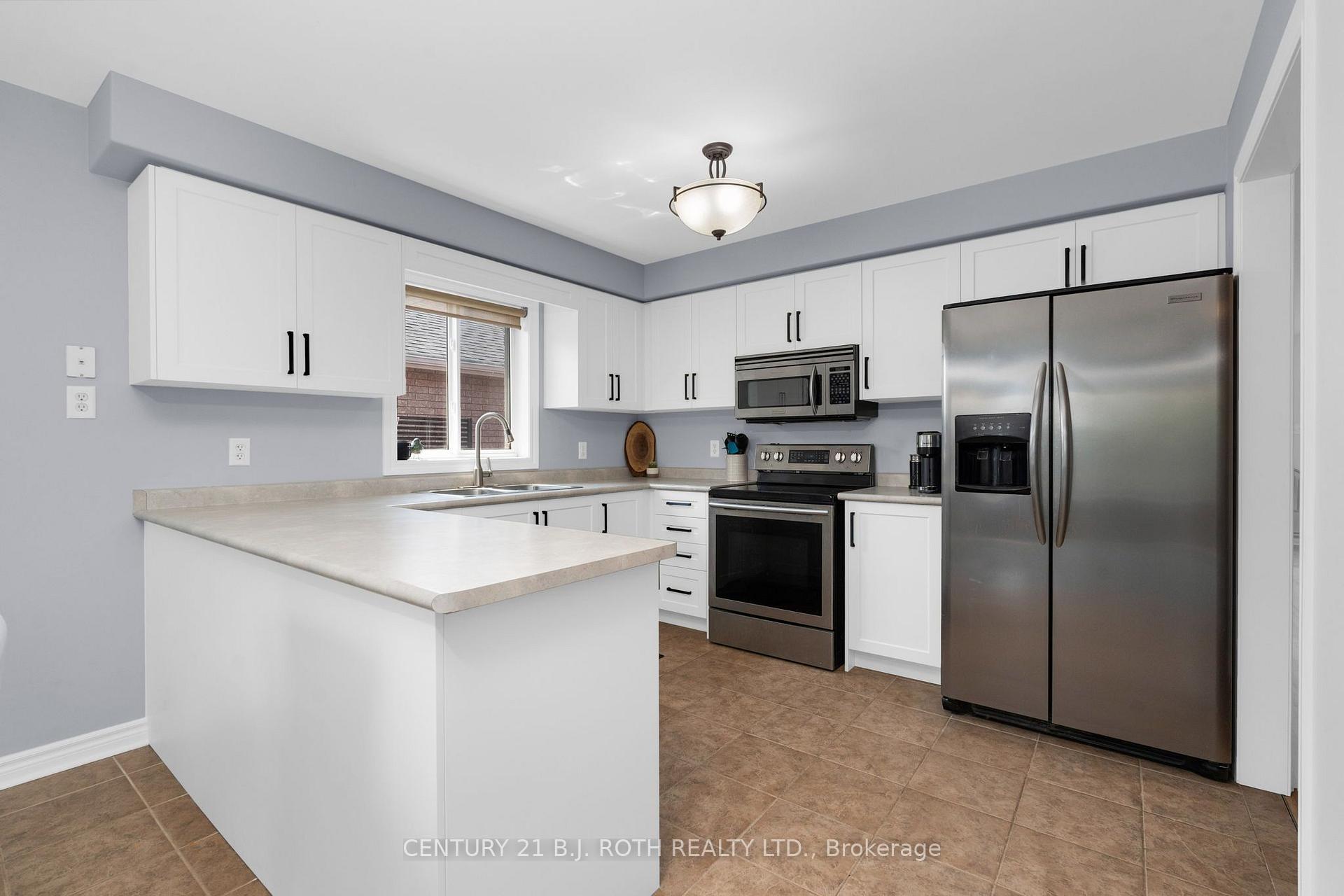 Photo 8 of 15 Corbett Street, Springwater, Elmvale — HOMEH