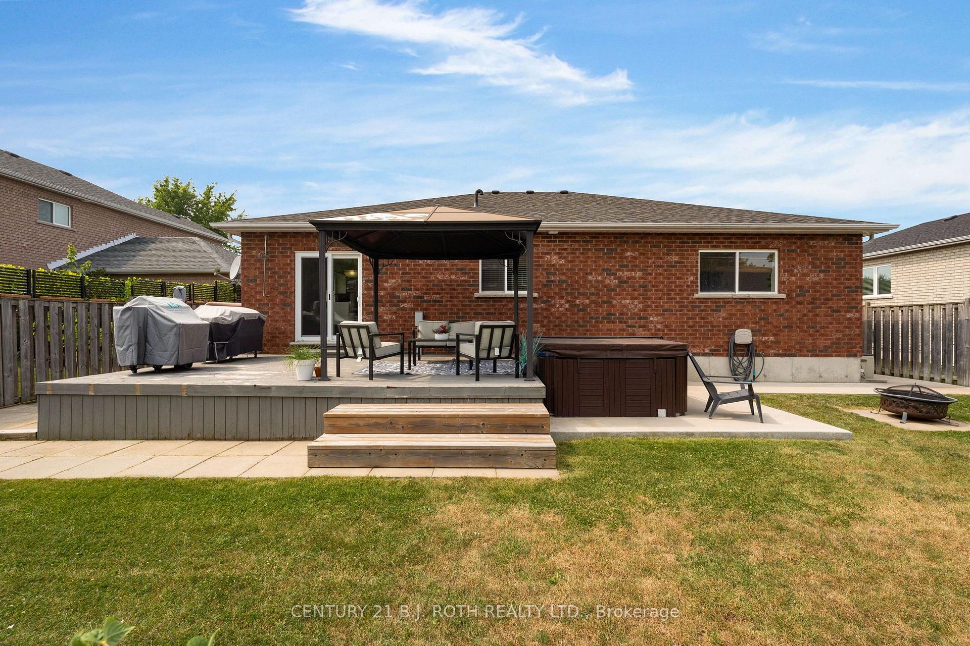 Photo 34 of 15 Corbett Street, Springwater, Elmvale — HOMEH