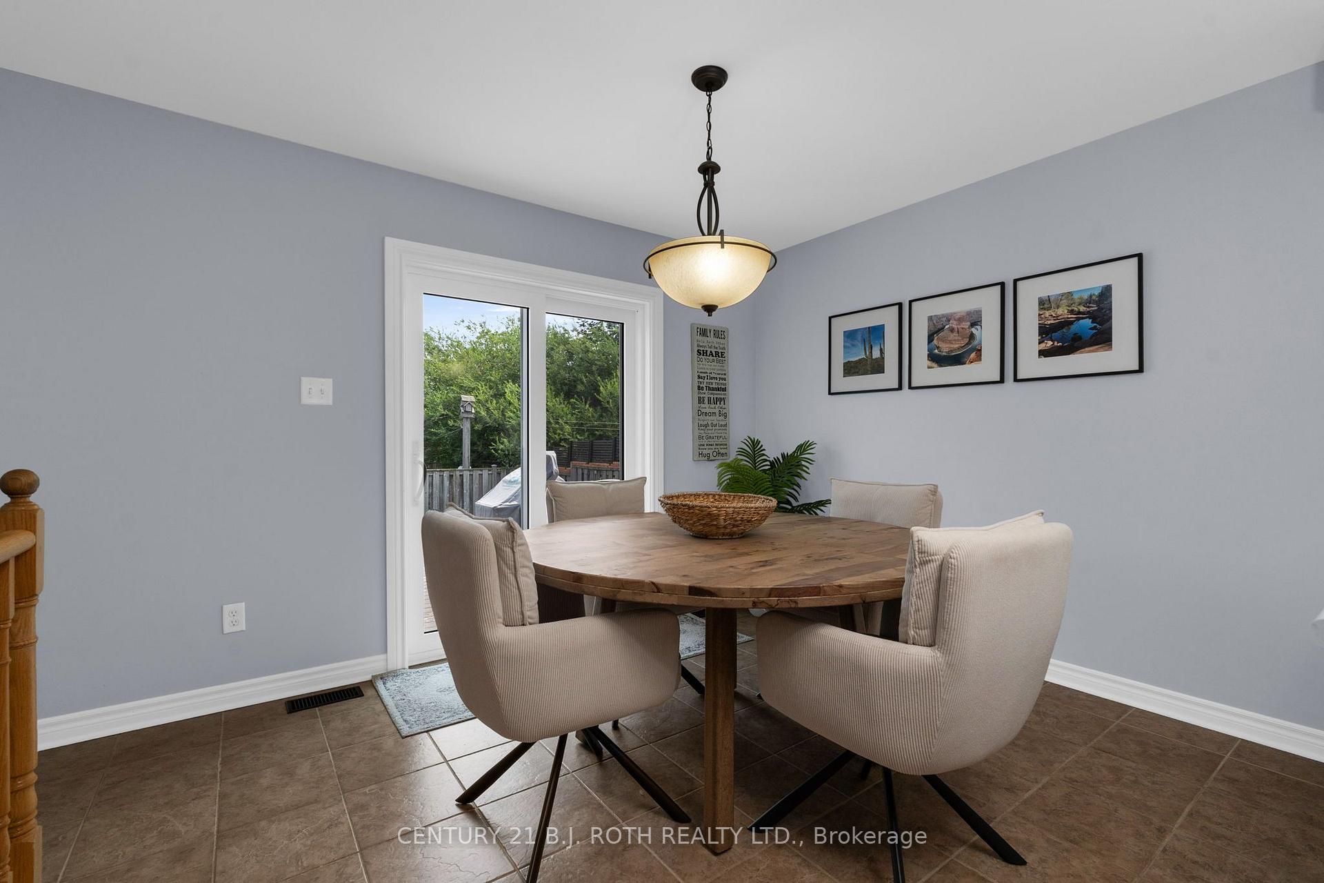 Photo 10 of 15 Corbett Street, Springwater, Elmvale — HOMEH
