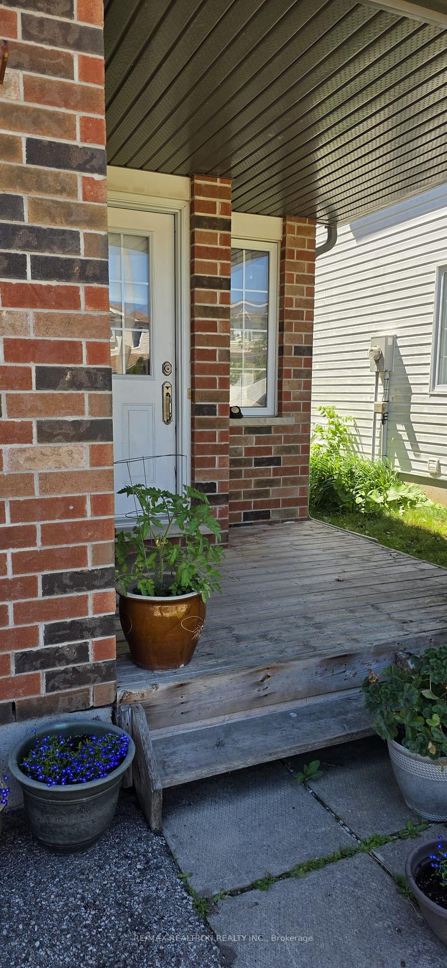 Photo 2 of 123 West Meadow Drive, Kitchener, Highland West — HOMEH