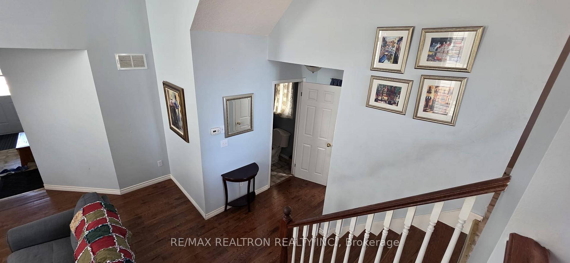 Photo 8 of 123 West Meadow Drive, Kitchener, Highland West — HOMEH