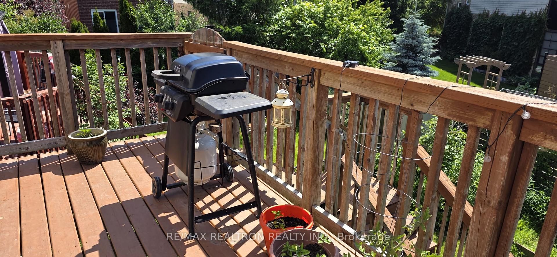 Photo 31 of 123 West Meadow Drive, Kitchener, Highland West — HOMEH