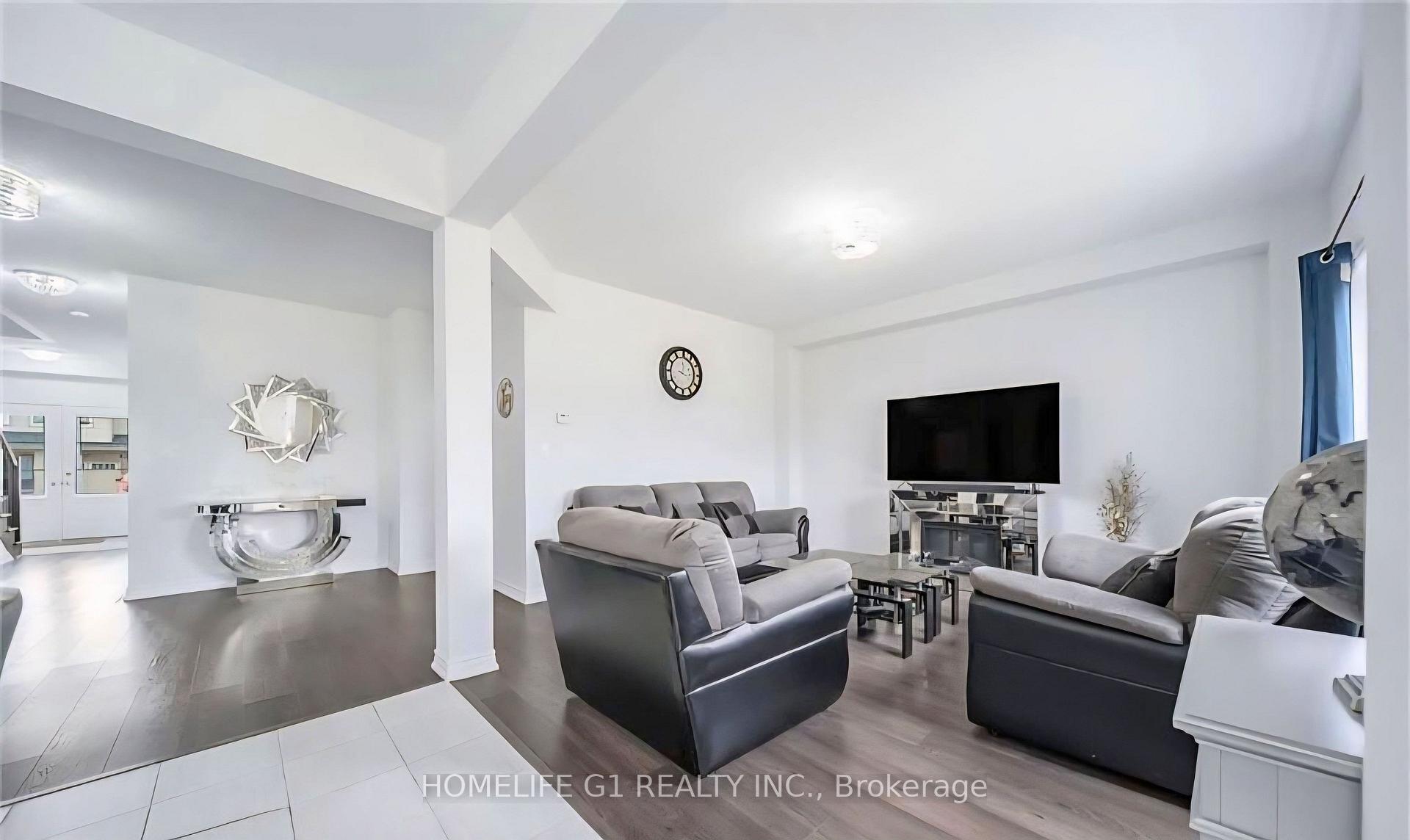Photo 8 of 44 Cottonwood Crescent, Welland, Dain City — HOMEH