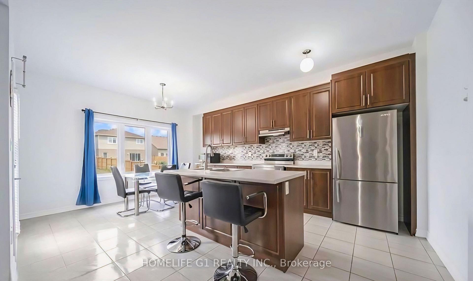 Photo 12 of 44 Cottonwood Crescent, Welland, Dain City — HOMEH
