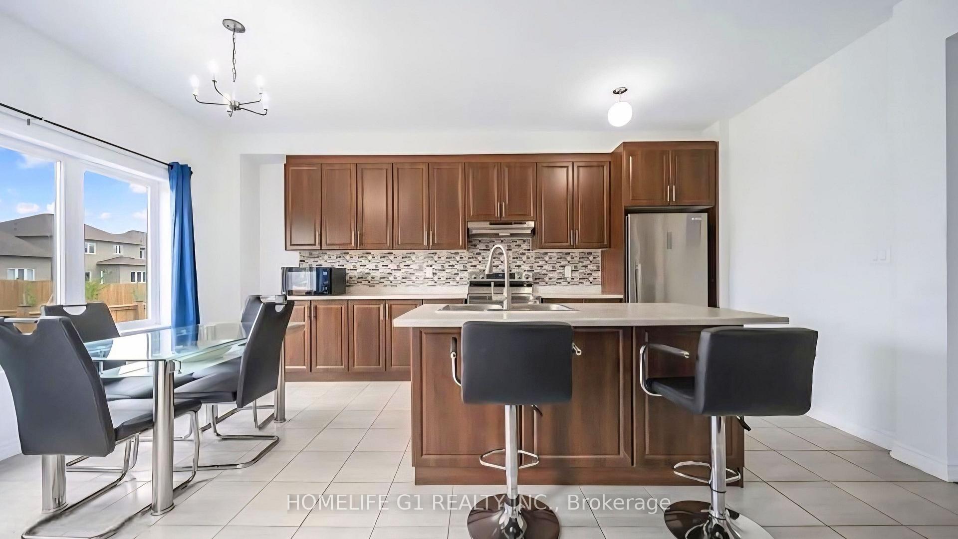 Photo 13 of 44 Cottonwood Crescent, Welland, Dain City — HOMEH