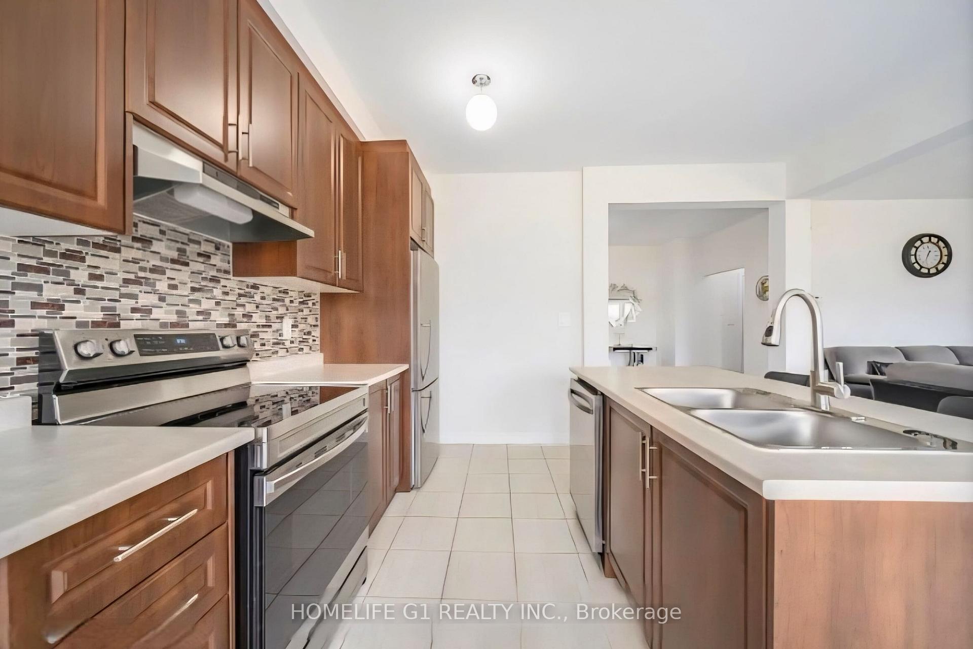 Photo 16 of 44 Cottonwood Crescent, Welland, Dain City — HOMEH