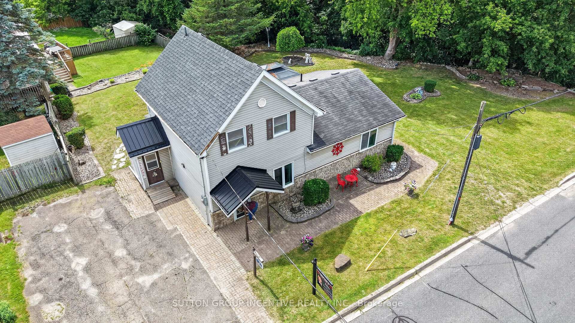 Photo 2 of 190 Bartholomew Street, Brockville, Brockville — HOMEH