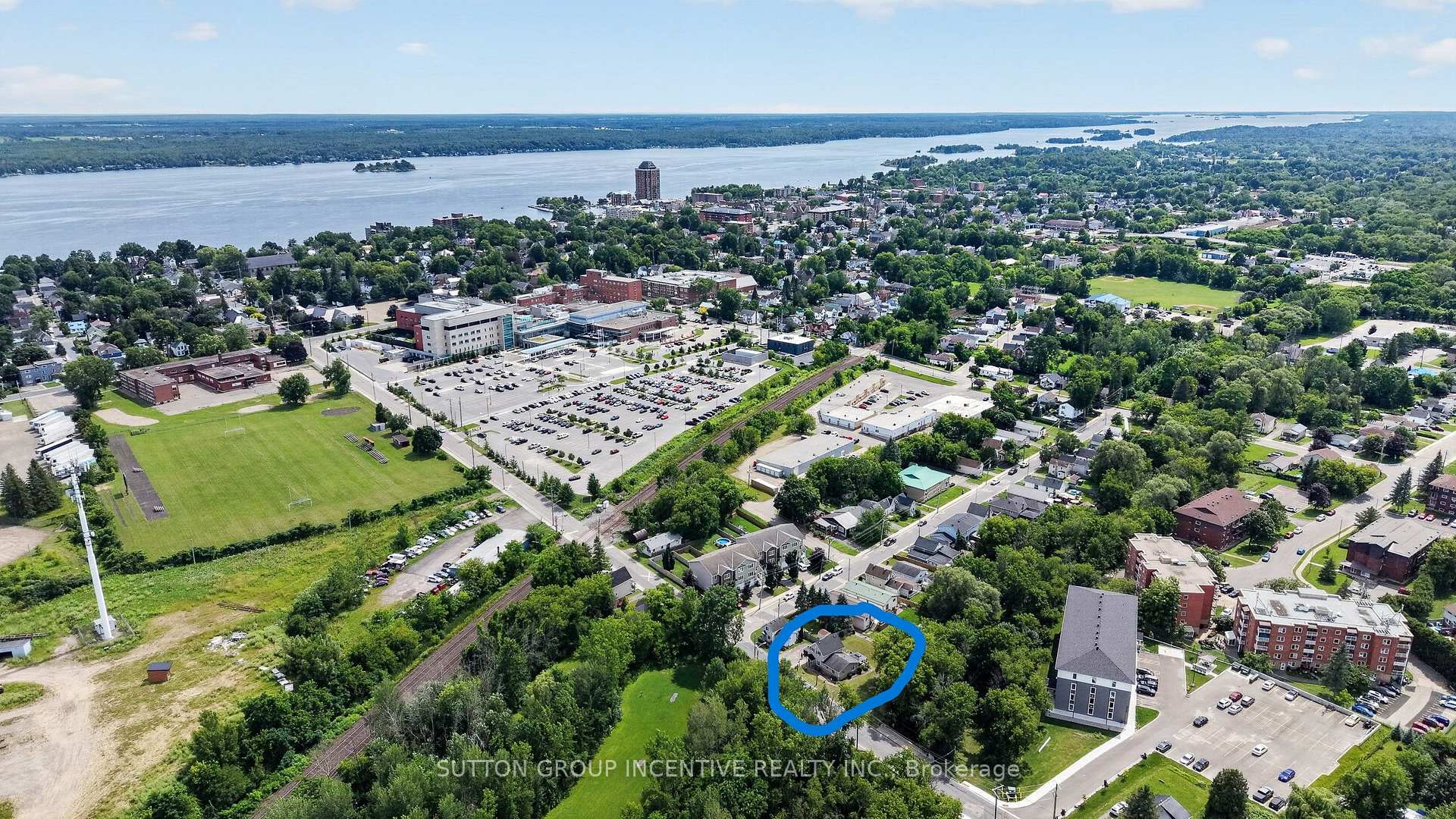 Photo 3 of 190 Bartholomew Street, Brockville, Brockville — HOMEH