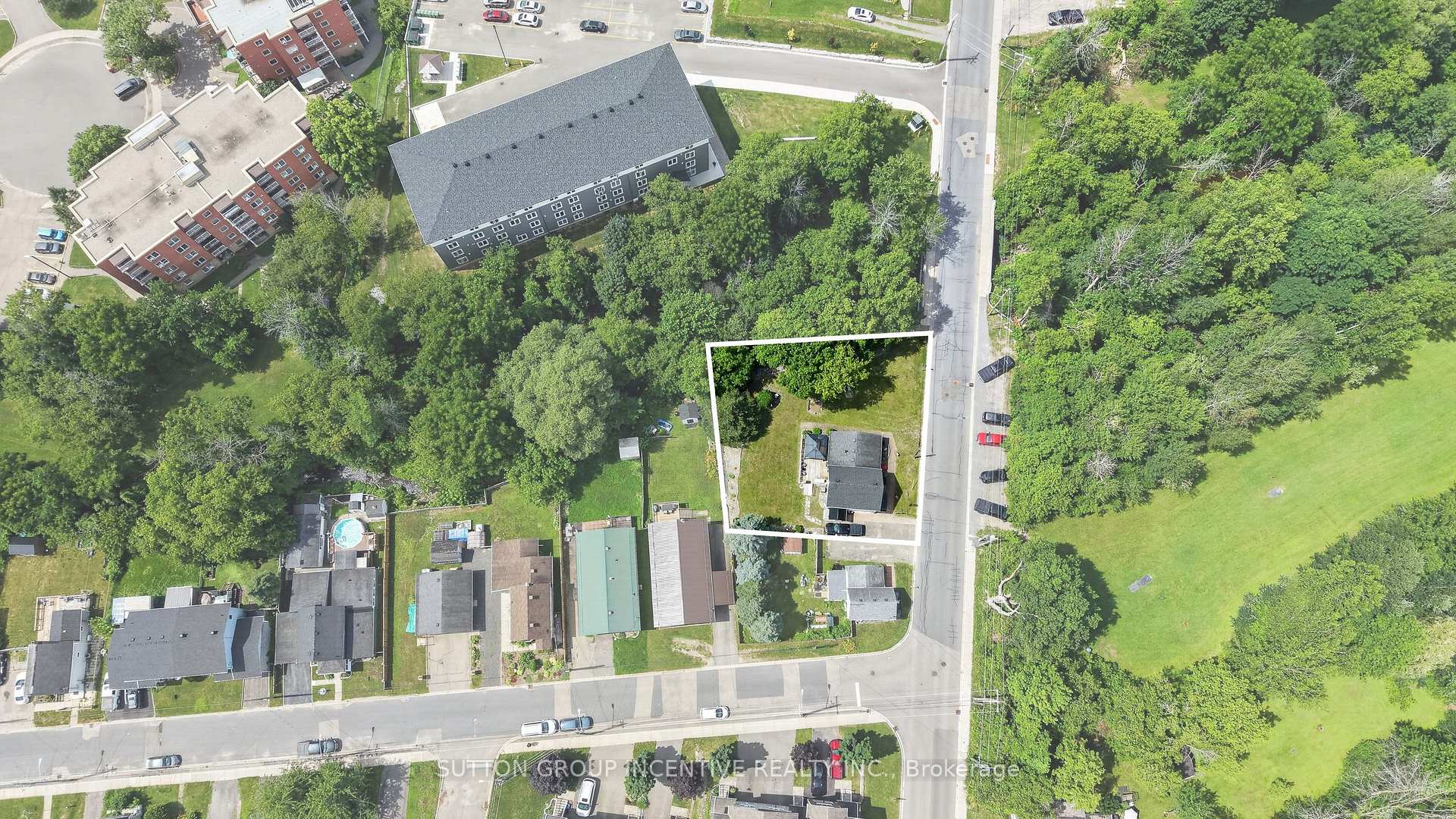 Photo 4 of 190 Bartholomew Street, Brockville, Brockville — HOMEH