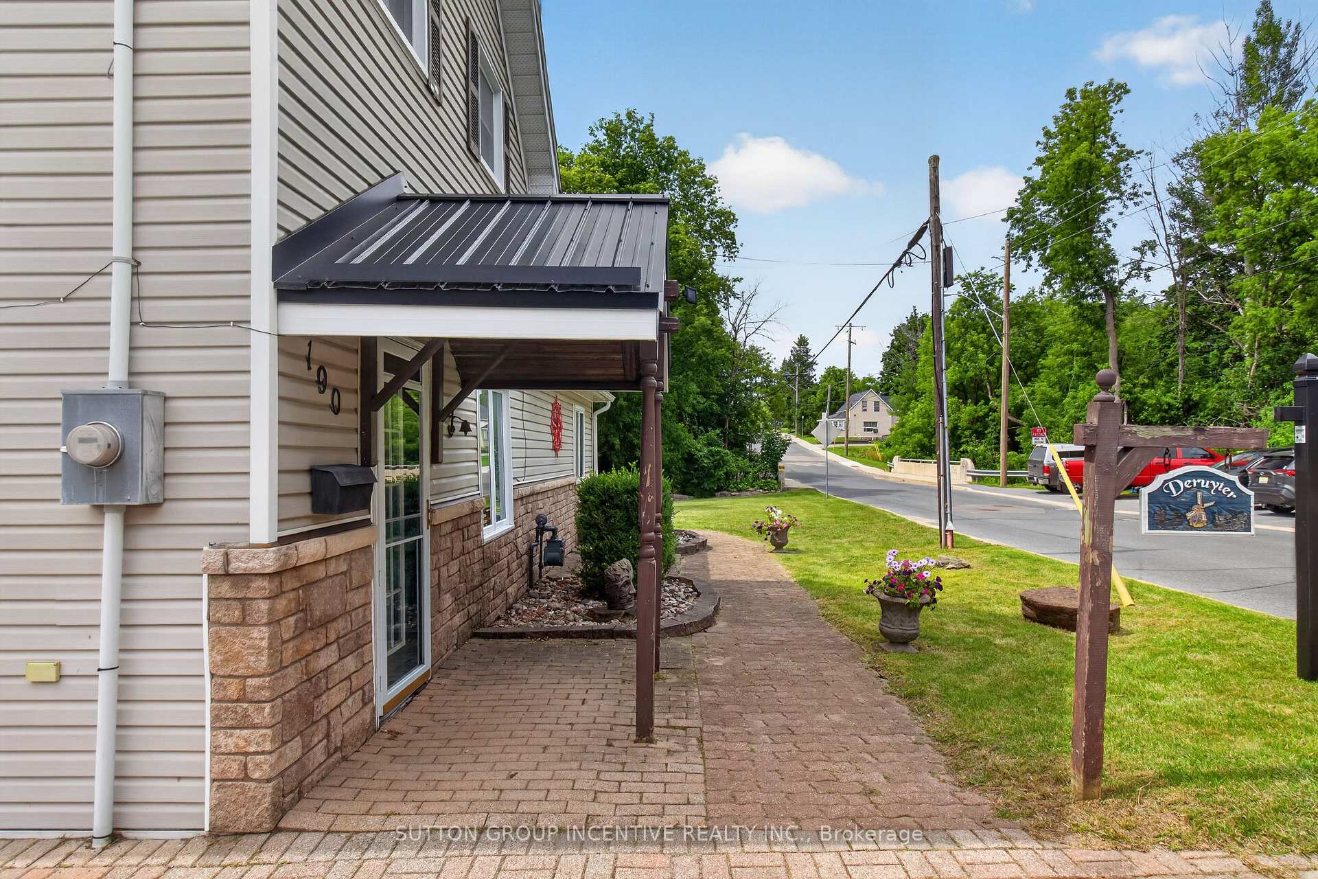 Photo 5 of 190 Bartholomew Street, Brockville, Brockville — HOMEH