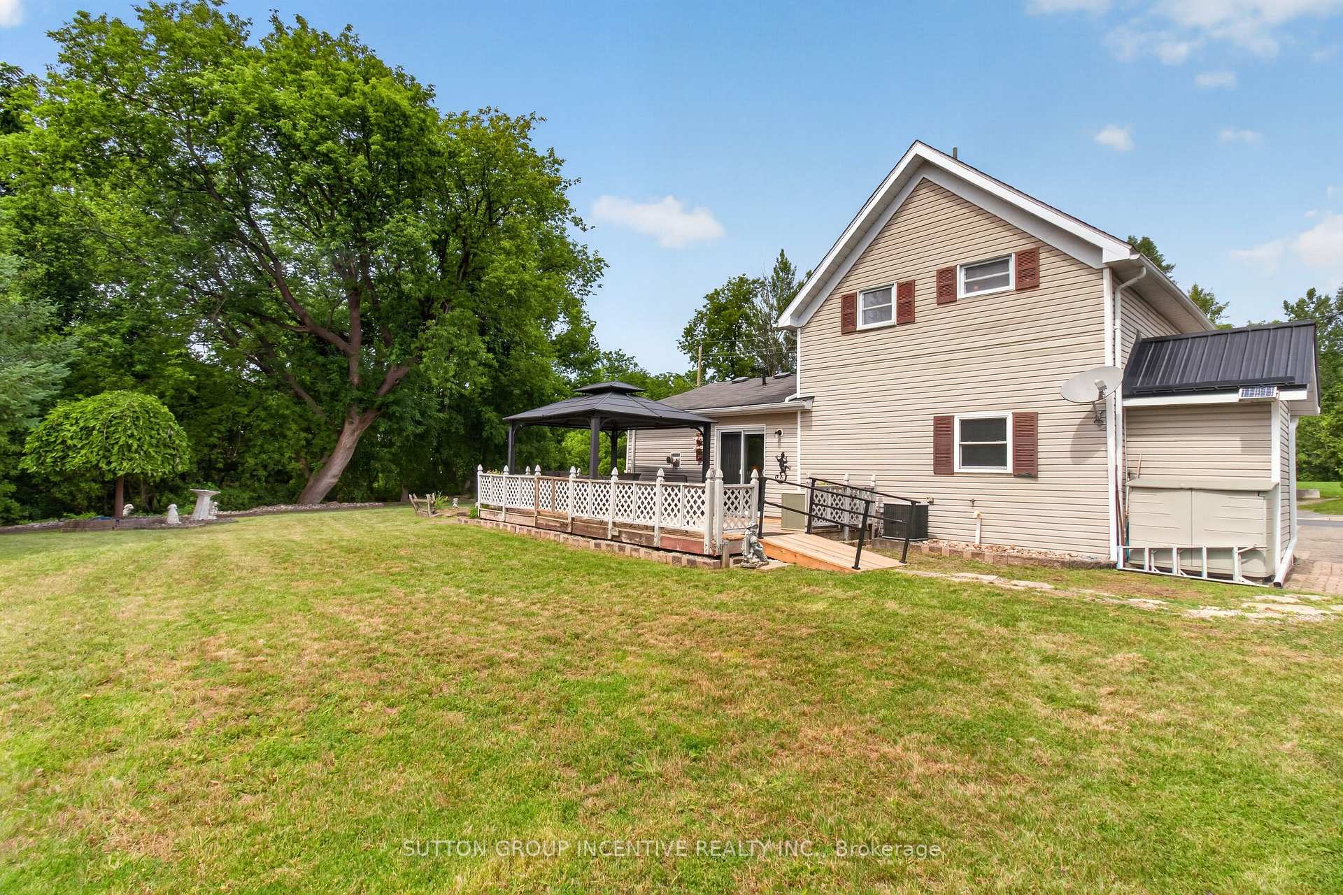 Photo 10 of 190 Bartholomew Street, Brockville, Brockville — HOMEH