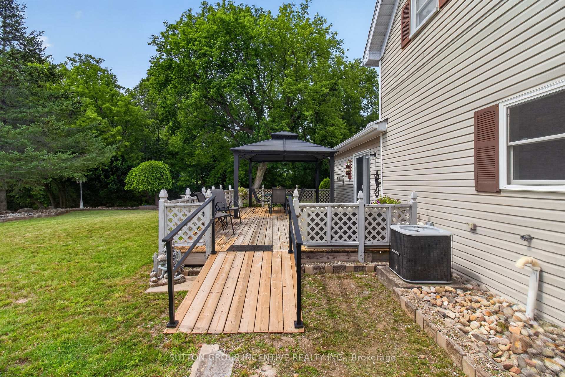 Photo 18 of 190 Bartholomew Street, Brockville, Brockville — HOMEH