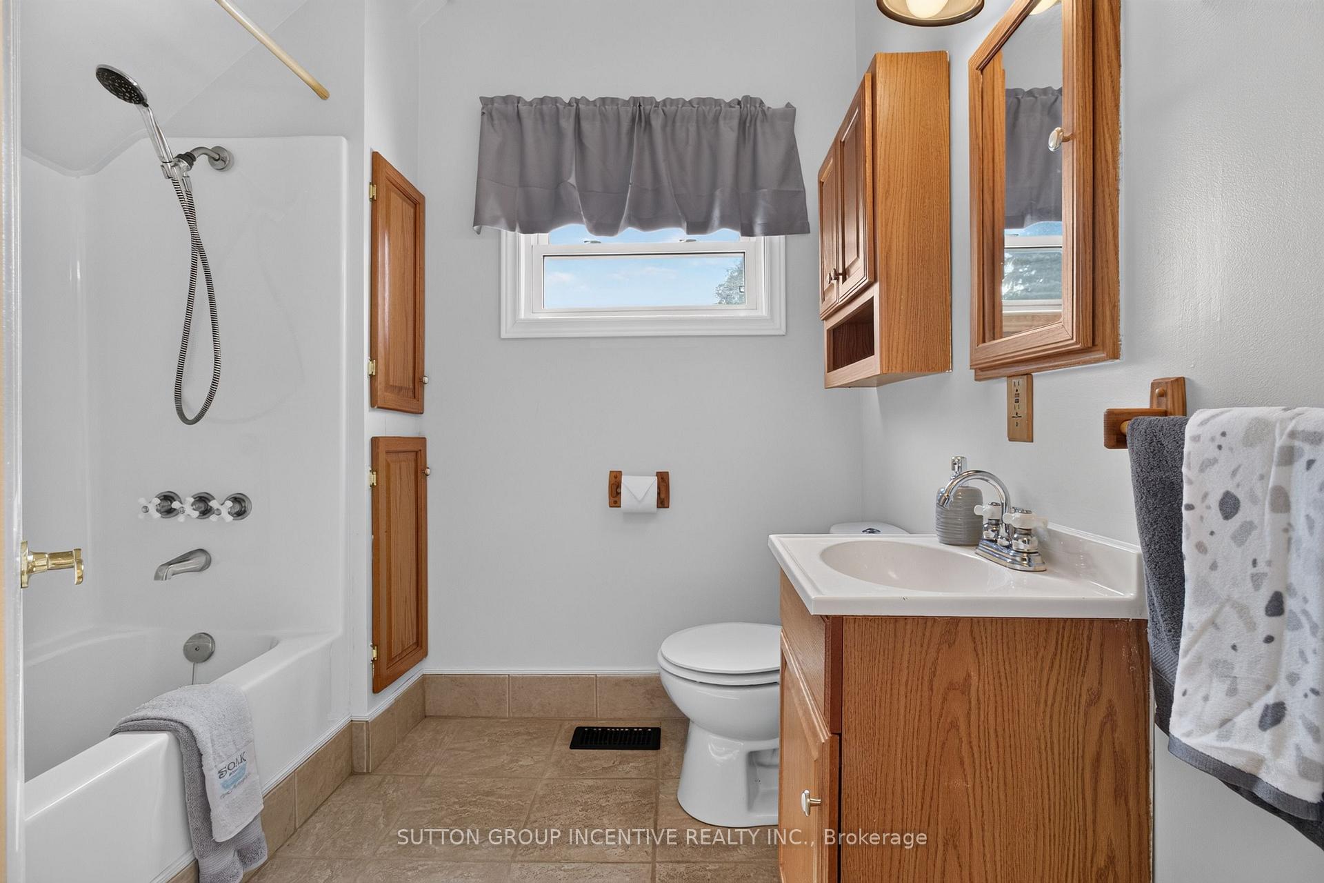 Photo 55 of 190 Bartholomew Street, Brockville, Brockville — HOMEH