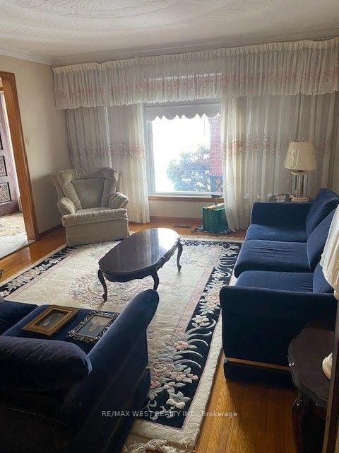 Photo 9 of 98 Jeanne Drive, Vaughan, East Woodbridge — HOMEH