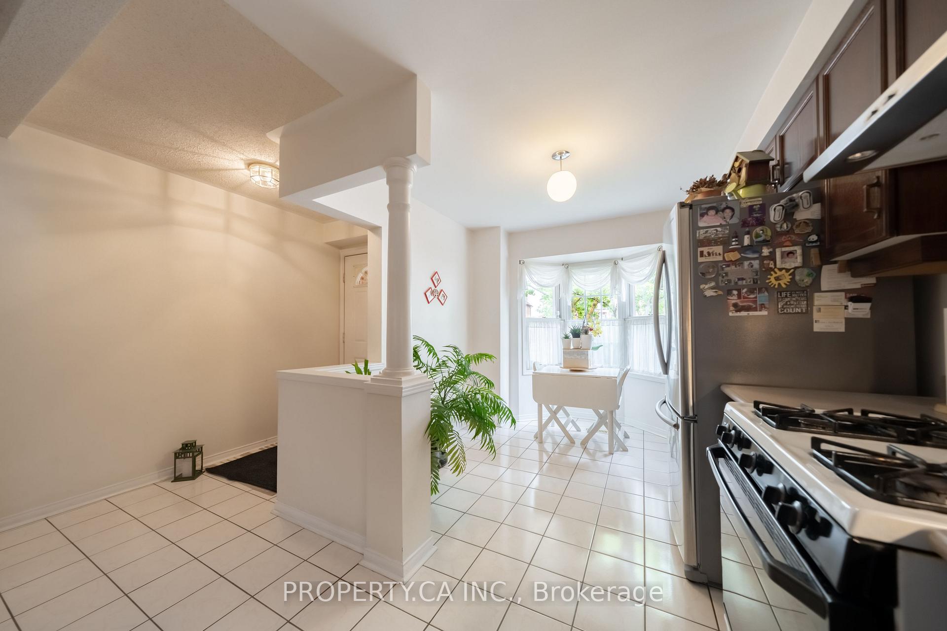 Photo 7 of 72 Desert Sand Drive, Brampton, Sandringham-Wellington — HOMEH