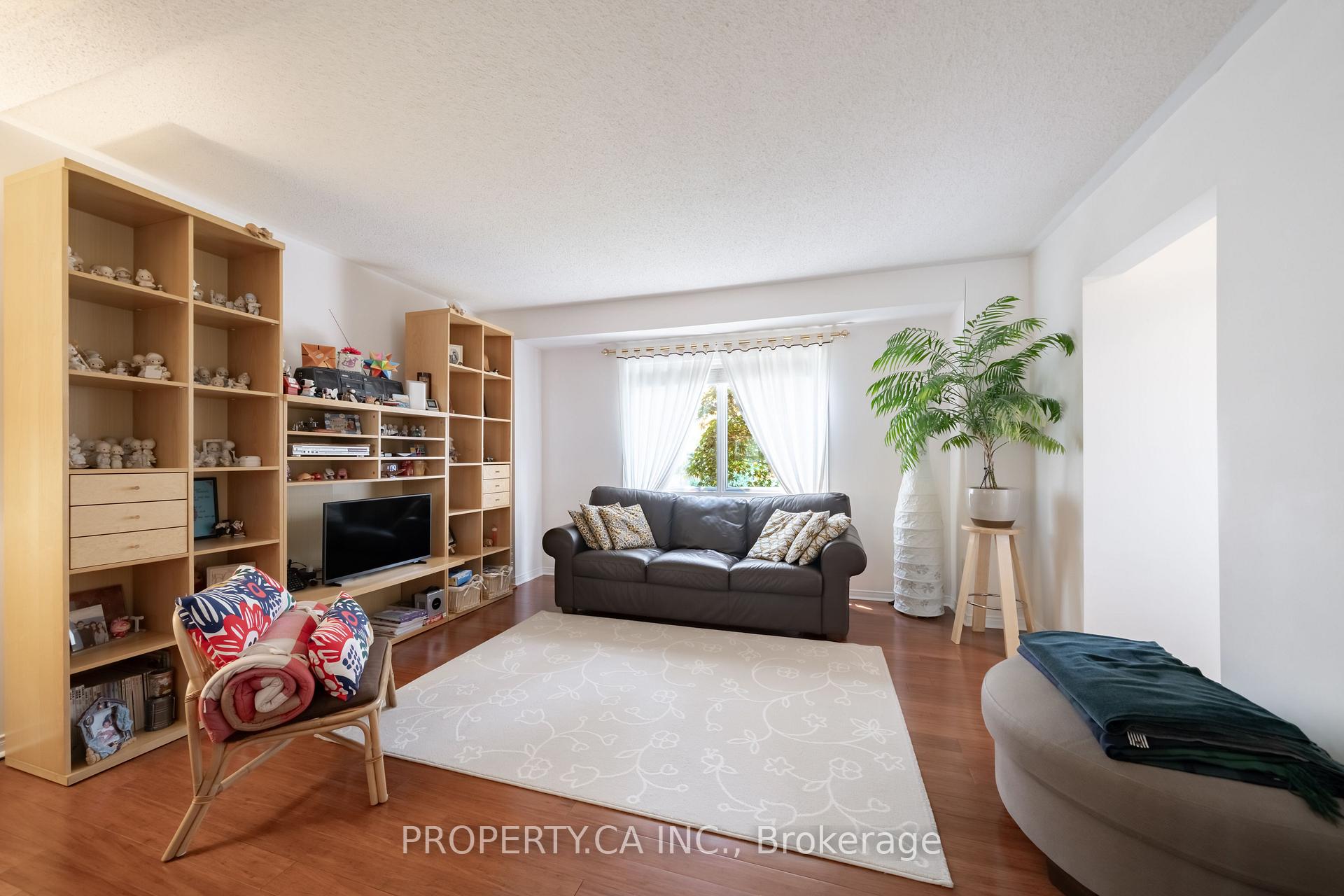Photo 28 of 72 Desert Sand Drive, Brampton, Sandringham-Wellington — HOMEH
