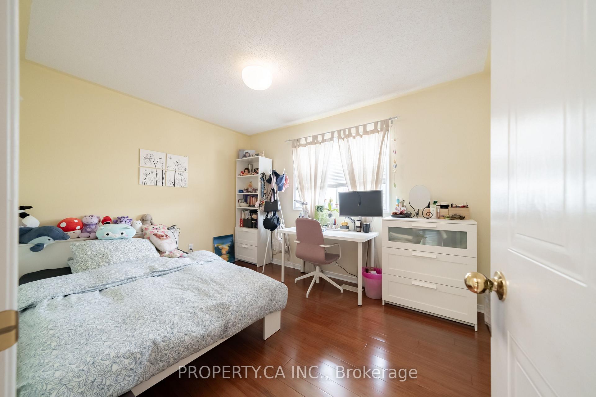 Photo 73 of 72 Desert Sand Drive, Brampton, Sandringham-Wellington — HOMEH
