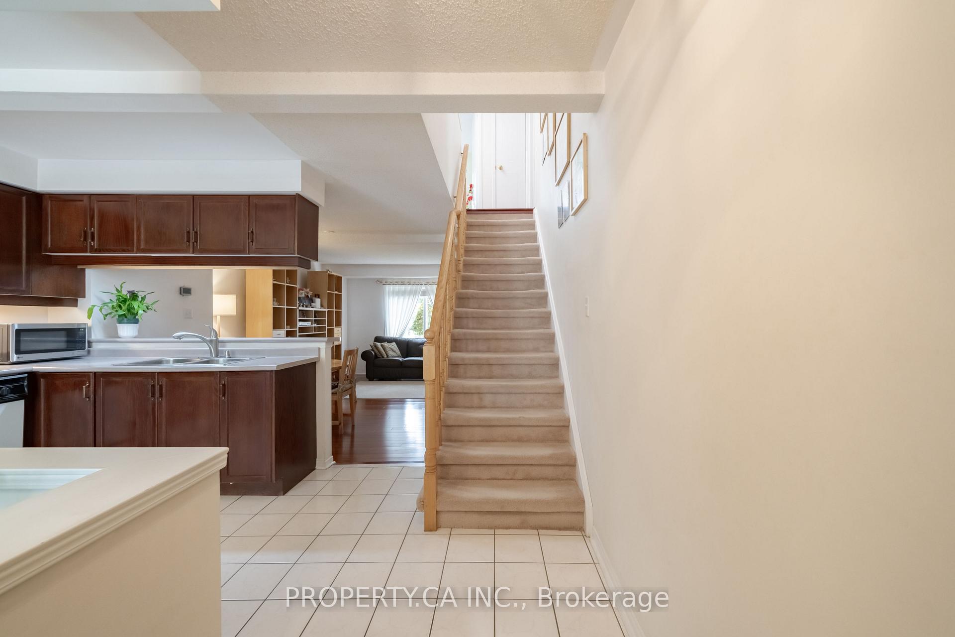 Photo 17 of 72 Desert Sand Drive, Brampton, Sandringham-Wellington — HOMEH