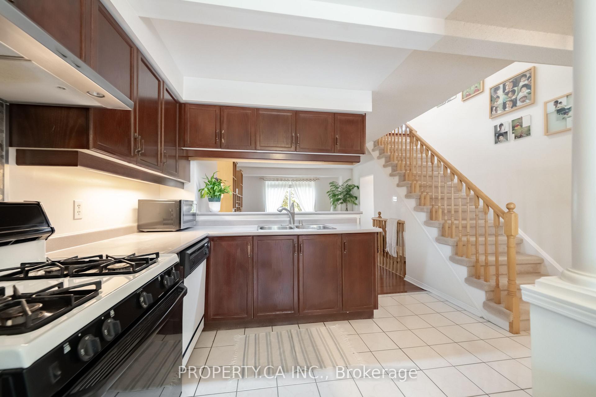 Photo 23 of 72 Desert Sand Drive, Brampton, Sandringham-Wellington — HOMEH