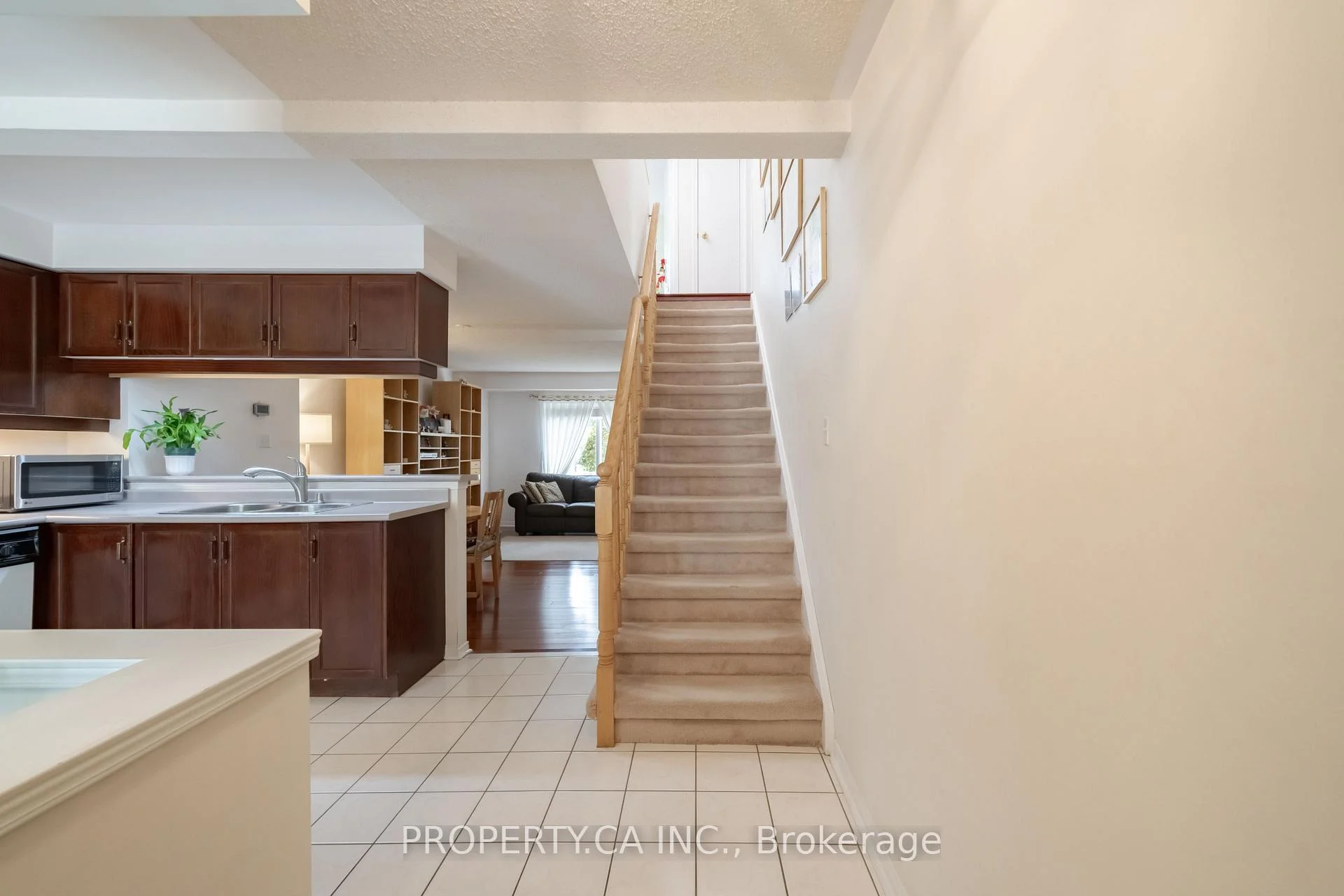 Photo 15 of 72 Desert Sand Drive, Brampton, Sandringham-Wellington — HOMEH