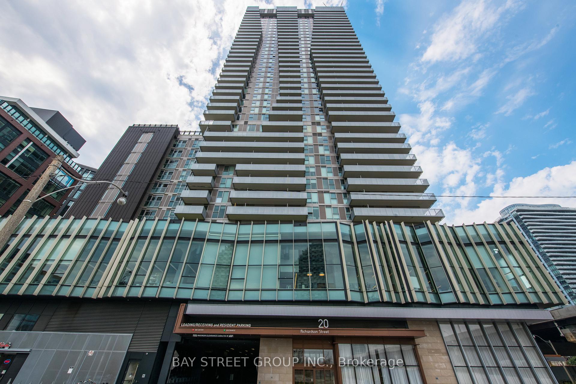 Front of Unit 918, 20 Richardson Street