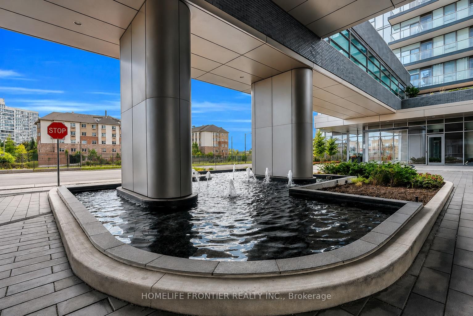 Photo 2 of Unit 301, 20 Gatineau Drive, Vaughan, Beverley Glen — HOMEH