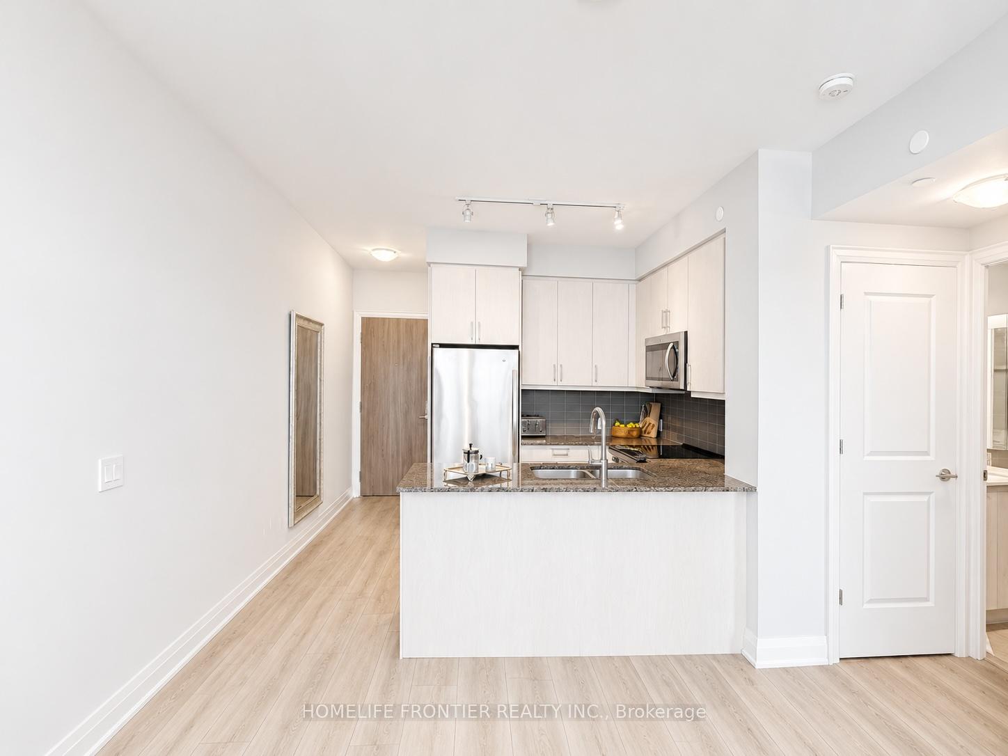 Photo 10 of Unit 301, 20 Gatineau Drive, Vaughan, Beverley Glen — HOMEH