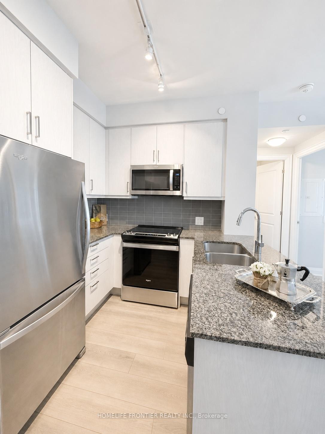 Photo 12 of Unit 301, 20 Gatineau Drive, Vaughan, Beverley Glen — HOMEH