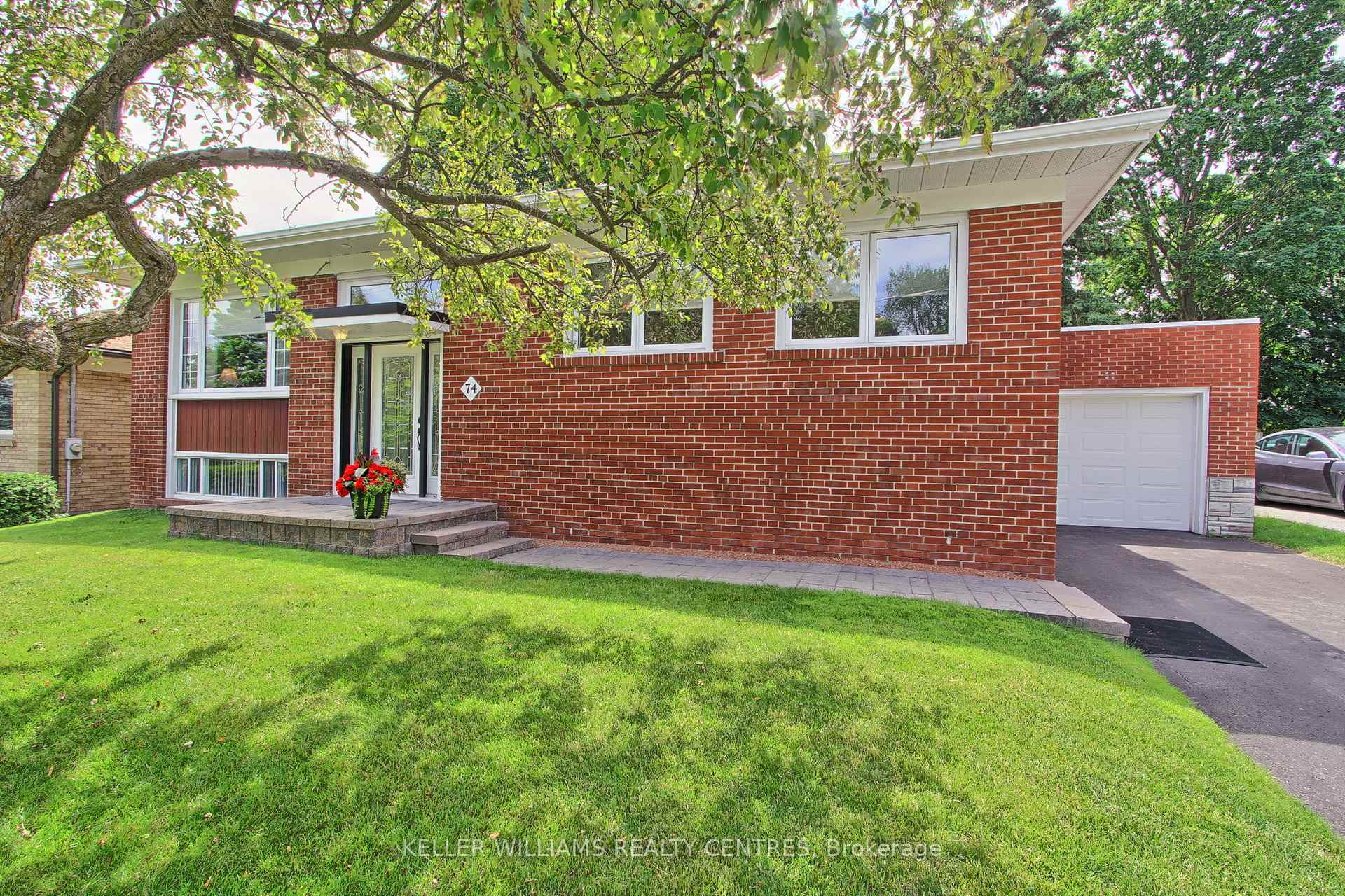 Photo 1 of 74 Boothbay Crescent, Newmarket, Central Newmarket — HOMEH