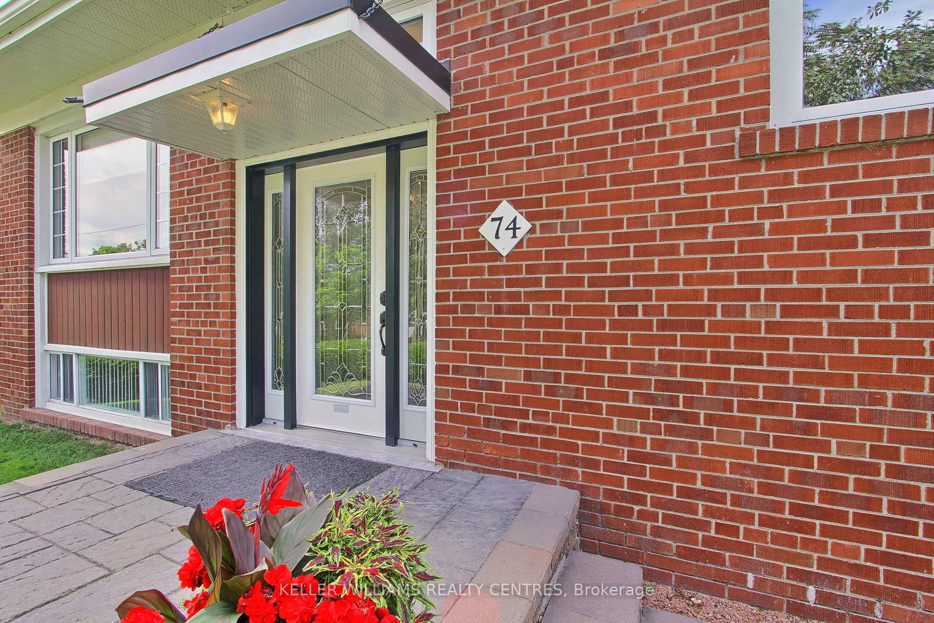 Photo 6 of 74 Boothbay Crescent, Newmarket, Central Newmarket — HOMEH