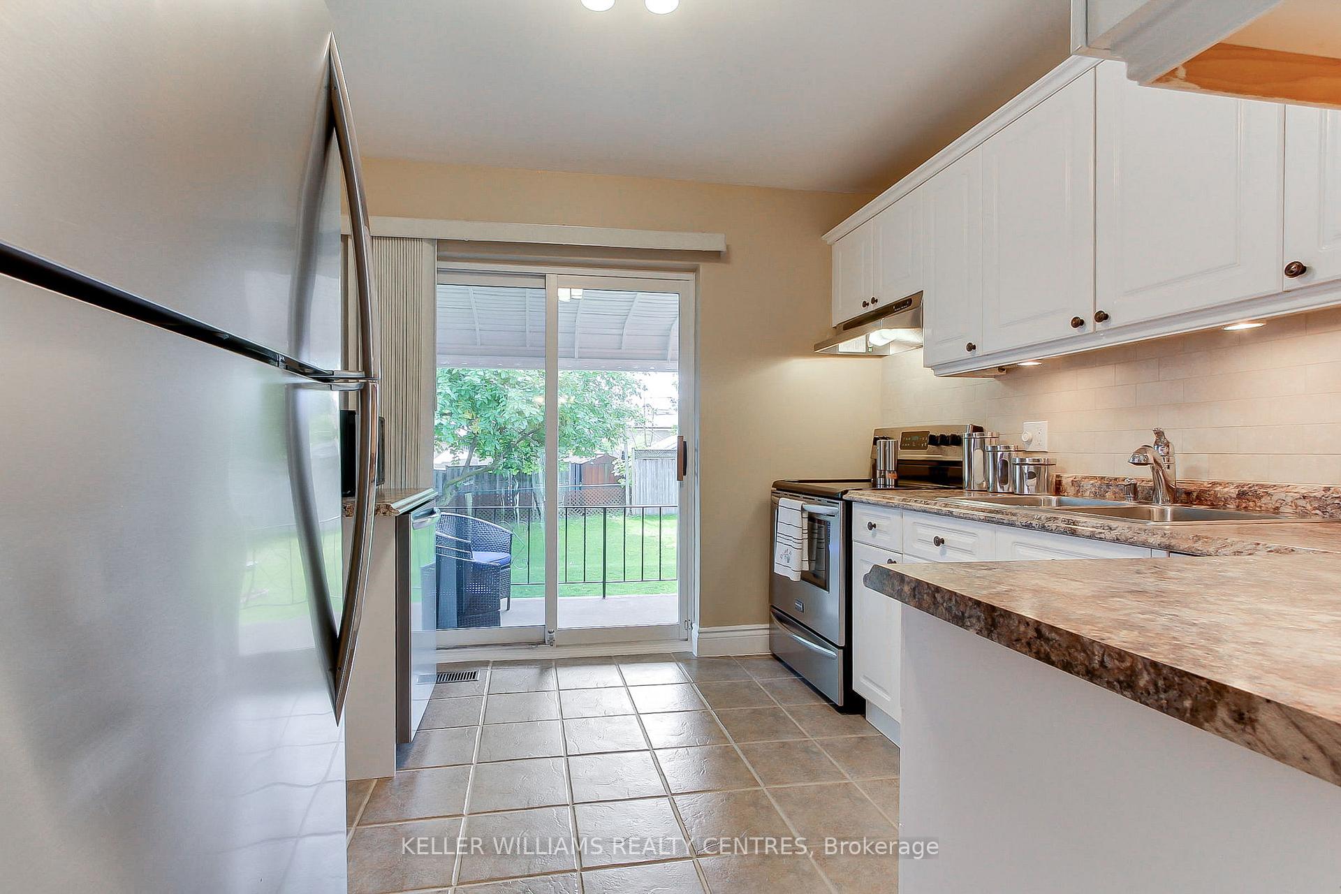 Photo 11 of 74 Boothbay Crescent, Newmarket, Central Newmarket — HOMEH