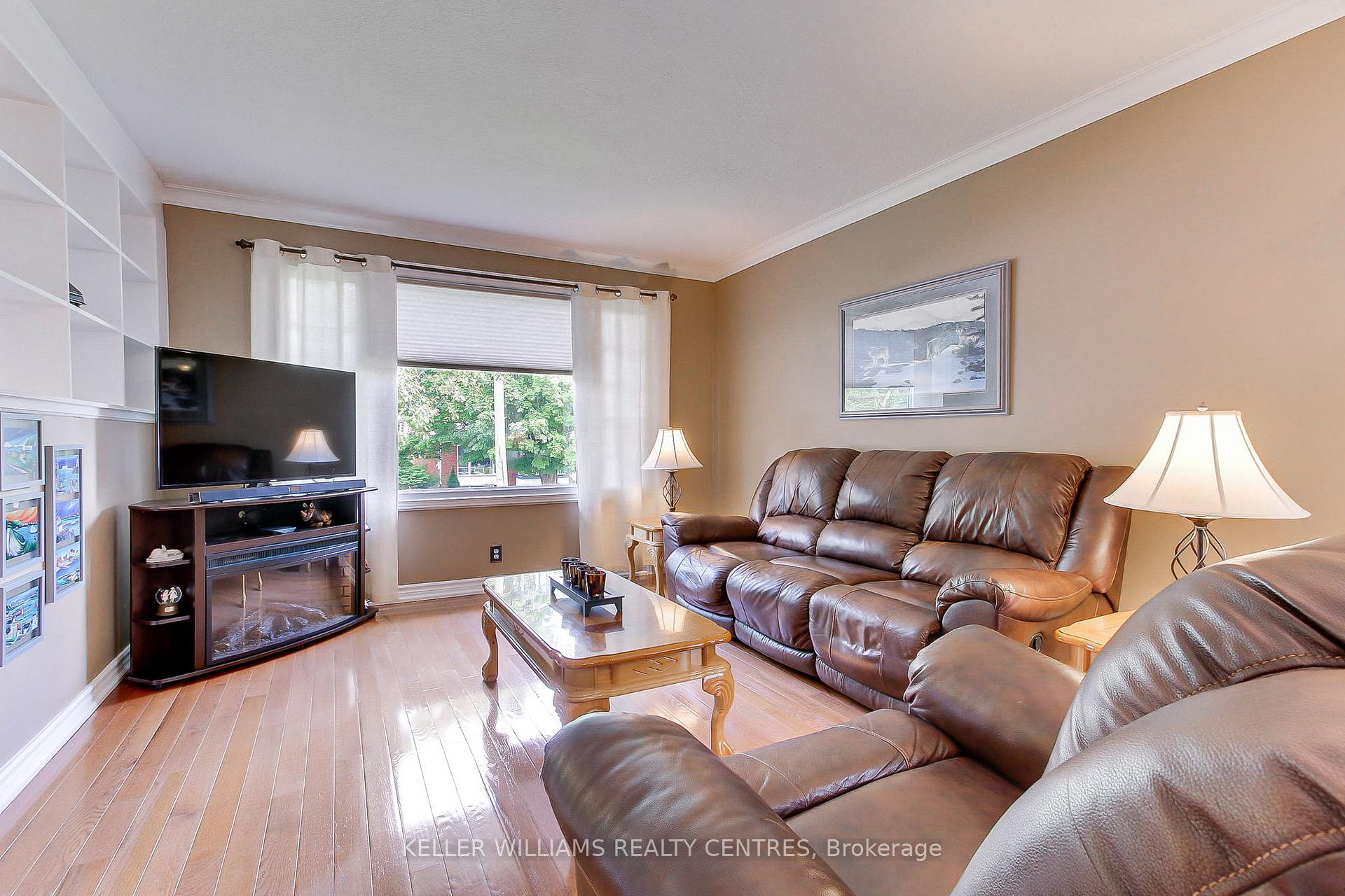 Photo 19 of 74 Boothbay Crescent, Newmarket, Central Newmarket — HOMEH