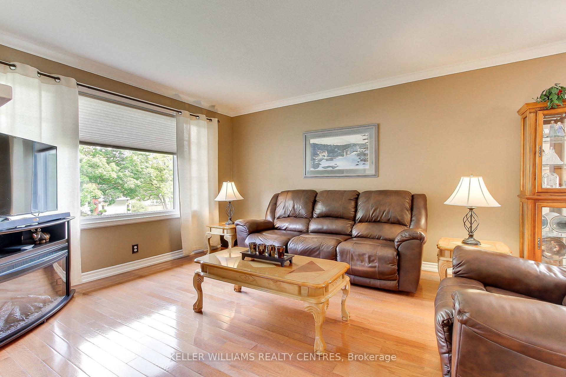 Photo 22 of 74 Boothbay Crescent, Newmarket, Central Newmarket — HOMEH