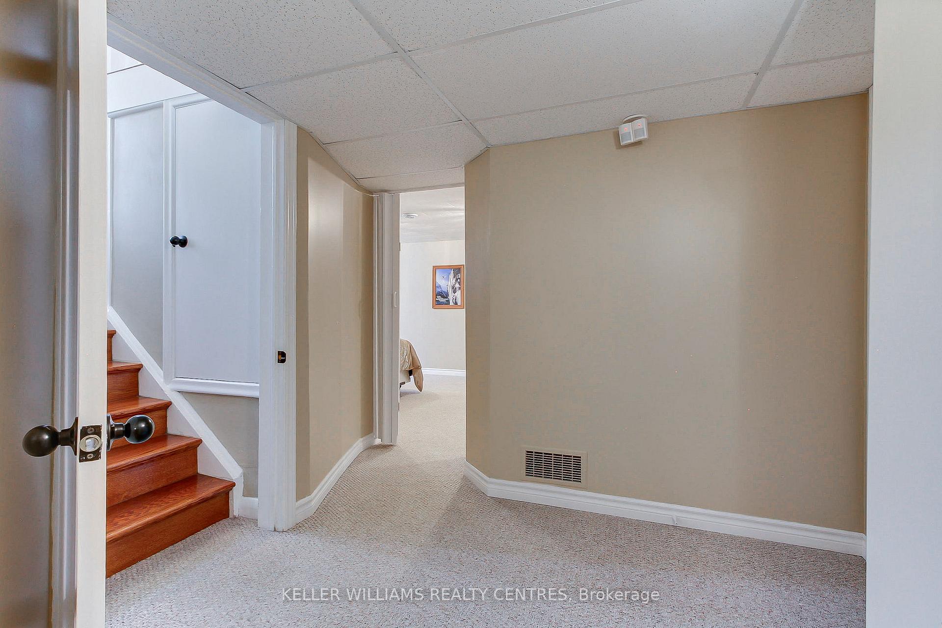 Photo 32 of 74 Boothbay Crescent, Newmarket, Central Newmarket — HOMEH
