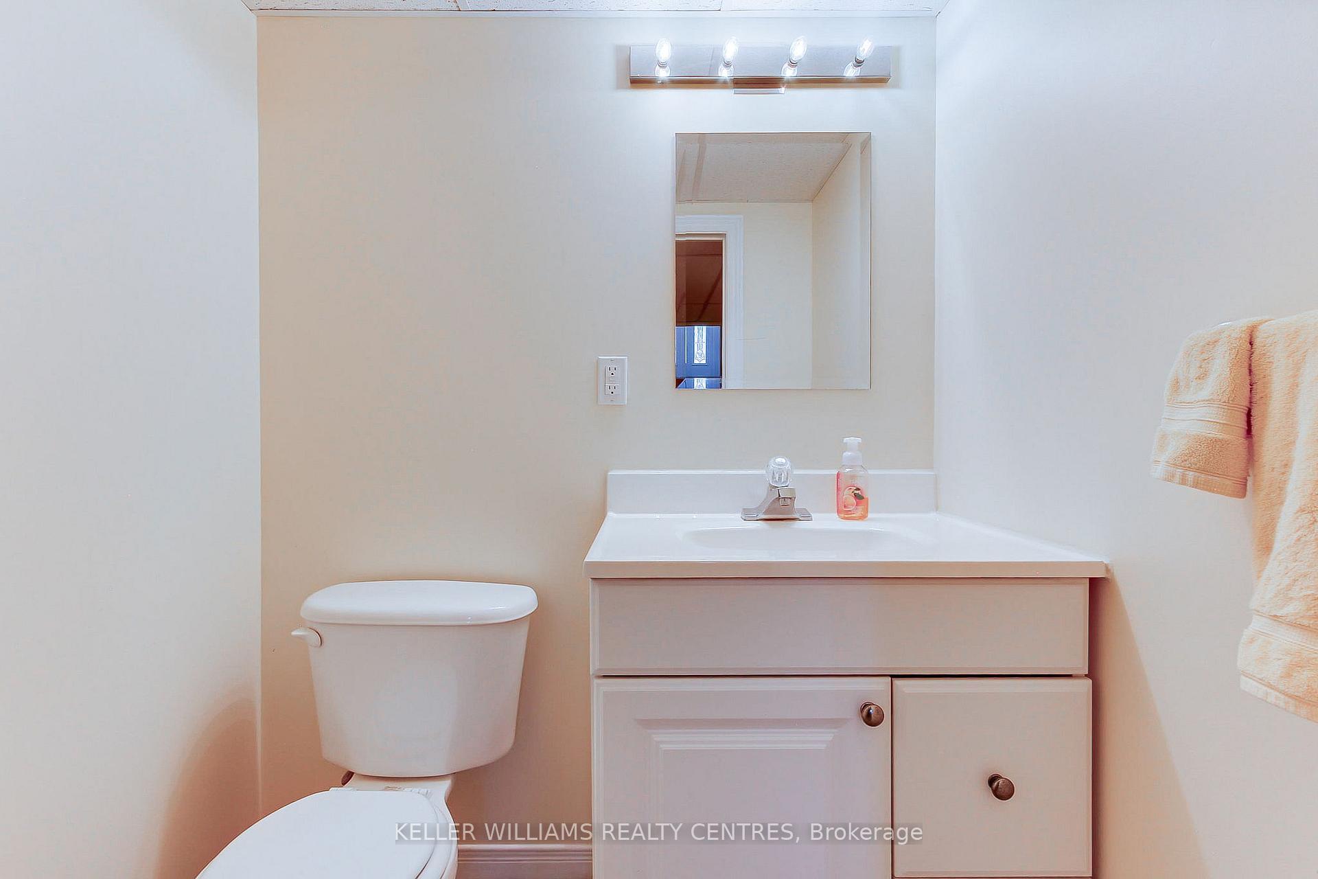 Photo 37 of 74 Boothbay Crescent, Newmarket, Central Newmarket — HOMEH