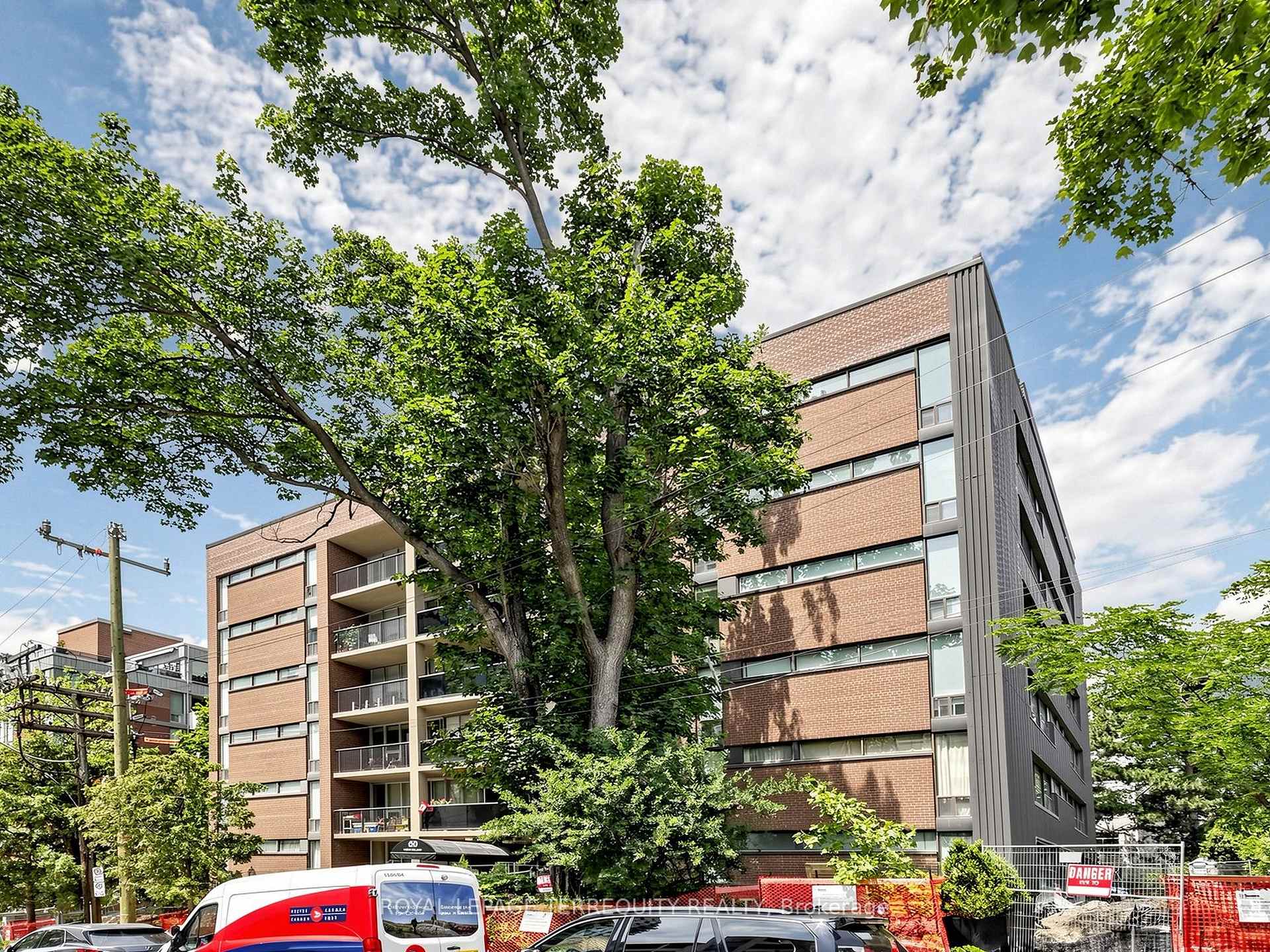Photo 1 of Unit 402, 60 Montclair Avenue, Toronto, Forest Hill South — HOMEH