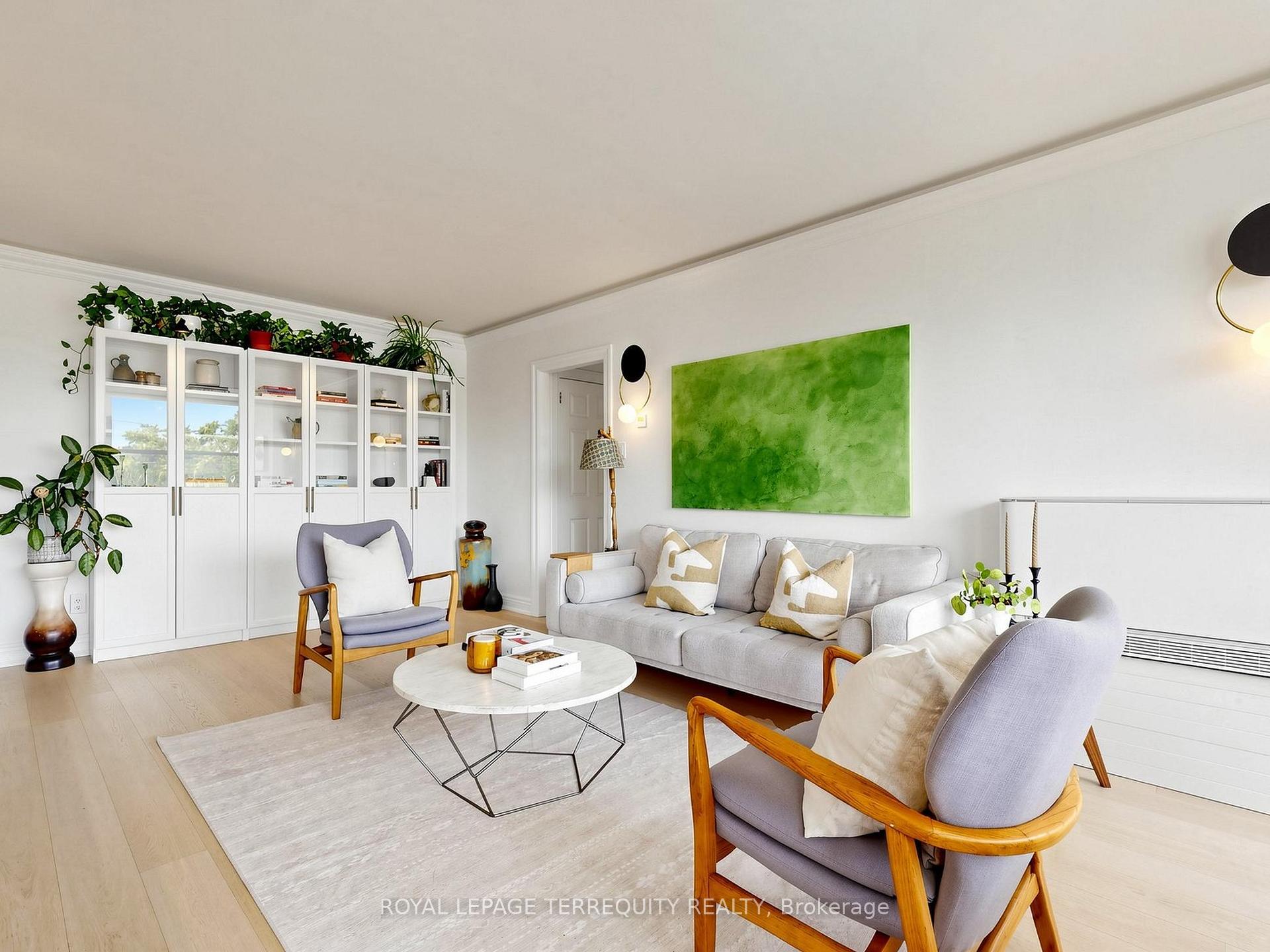 Photo 9 of Unit 402, 60 Montclair Avenue, Toronto, Forest Hill South — HOMEH